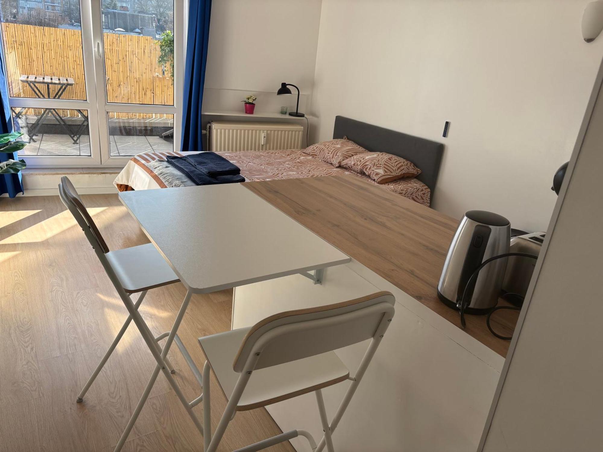 Apartment Bright Close To Everything! *