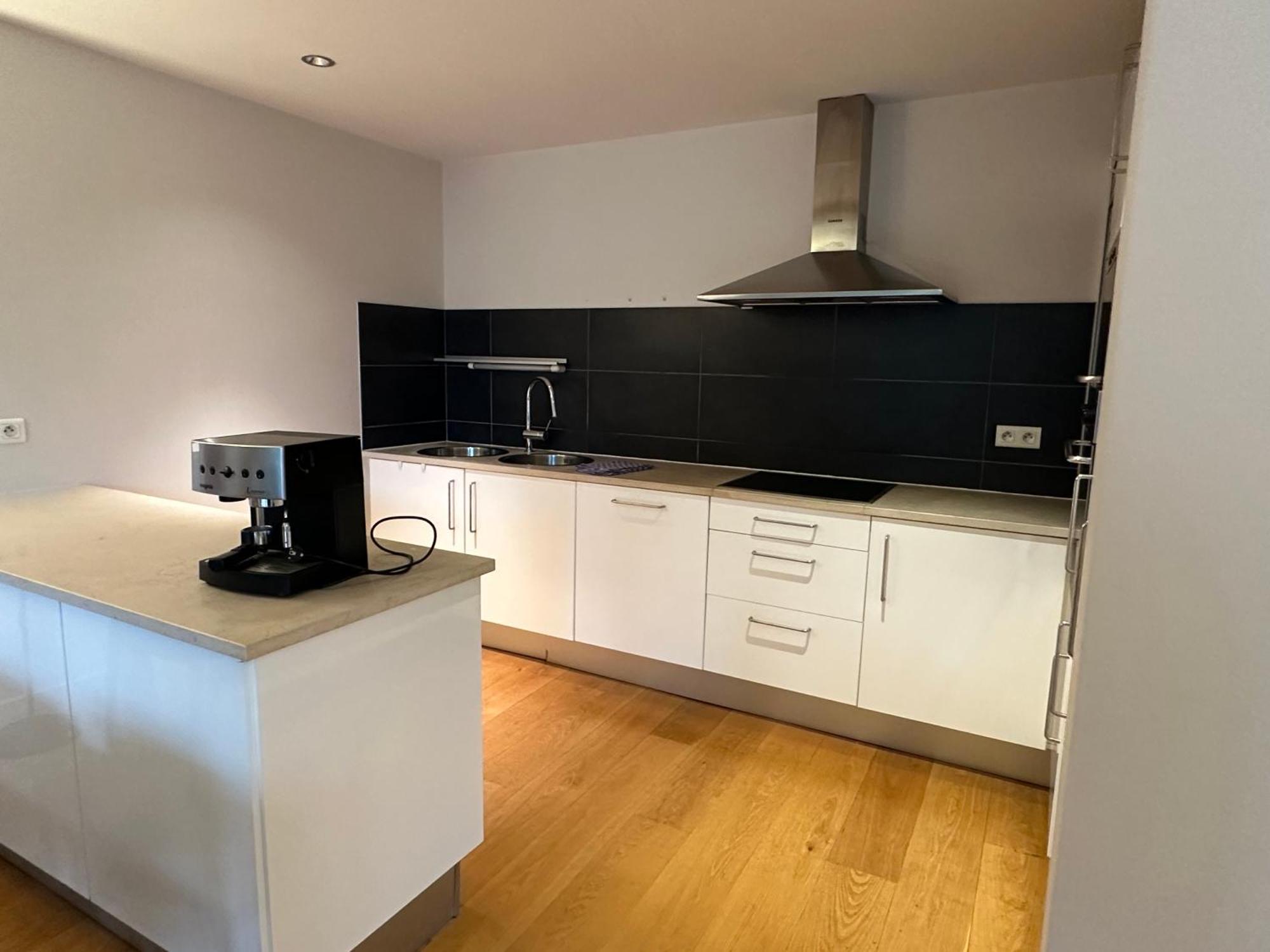2 Bedroom In Lovely Louise Area *