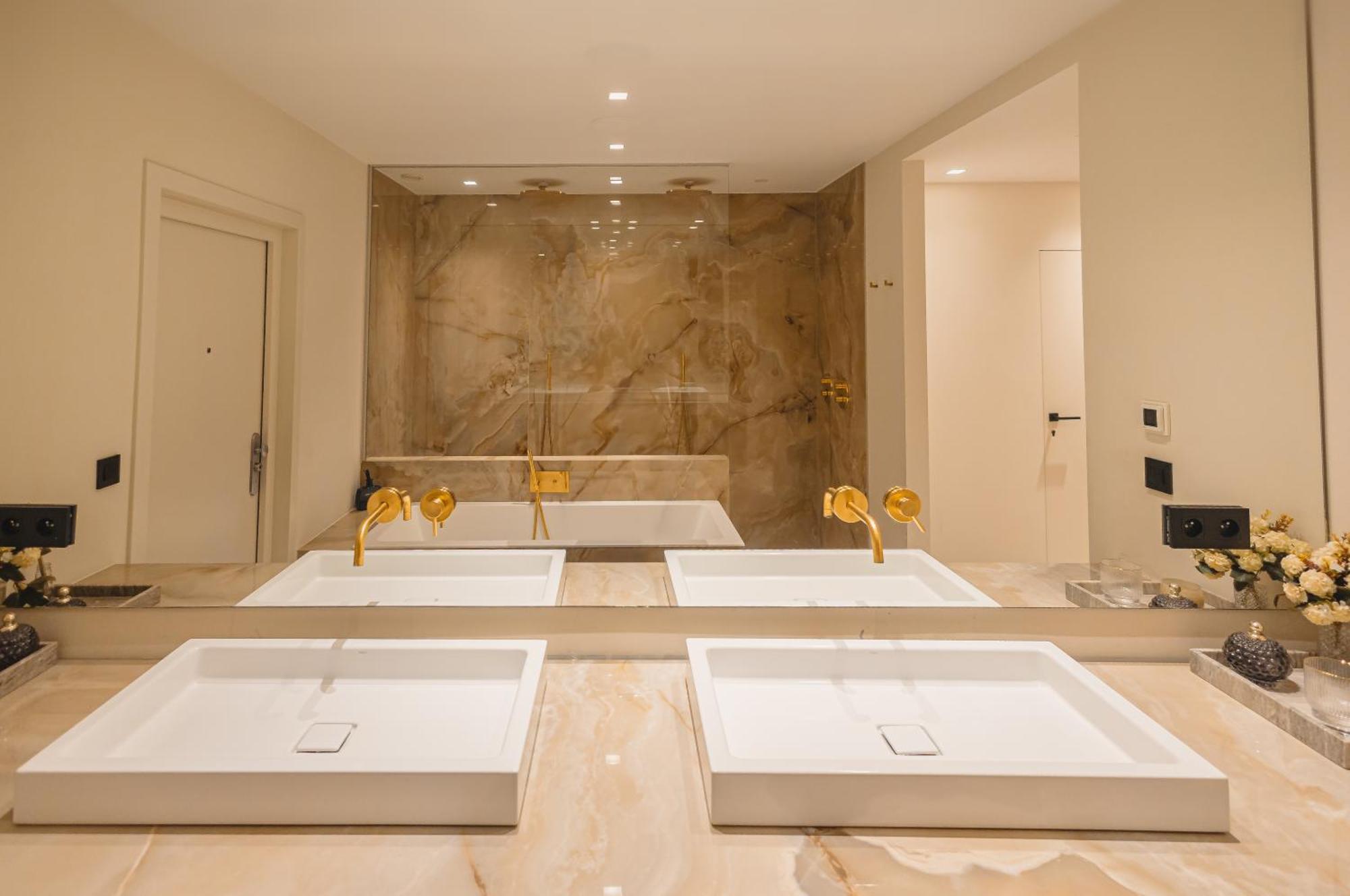 Luxueux Au Centre De Appartement *