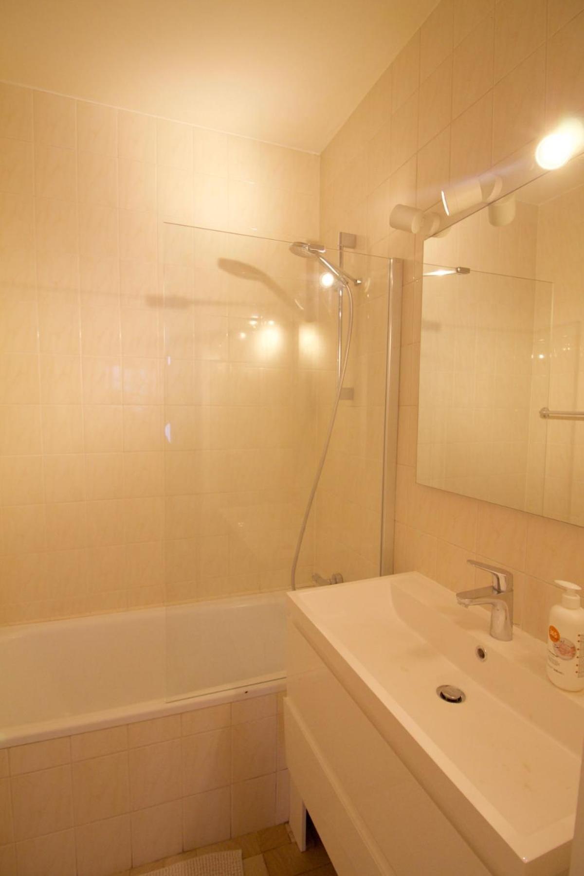 Beautiful And Bright Avlouise Brussels