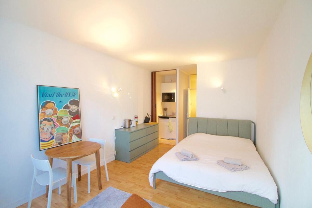 Beautiful And Bright Avlouise Brussels