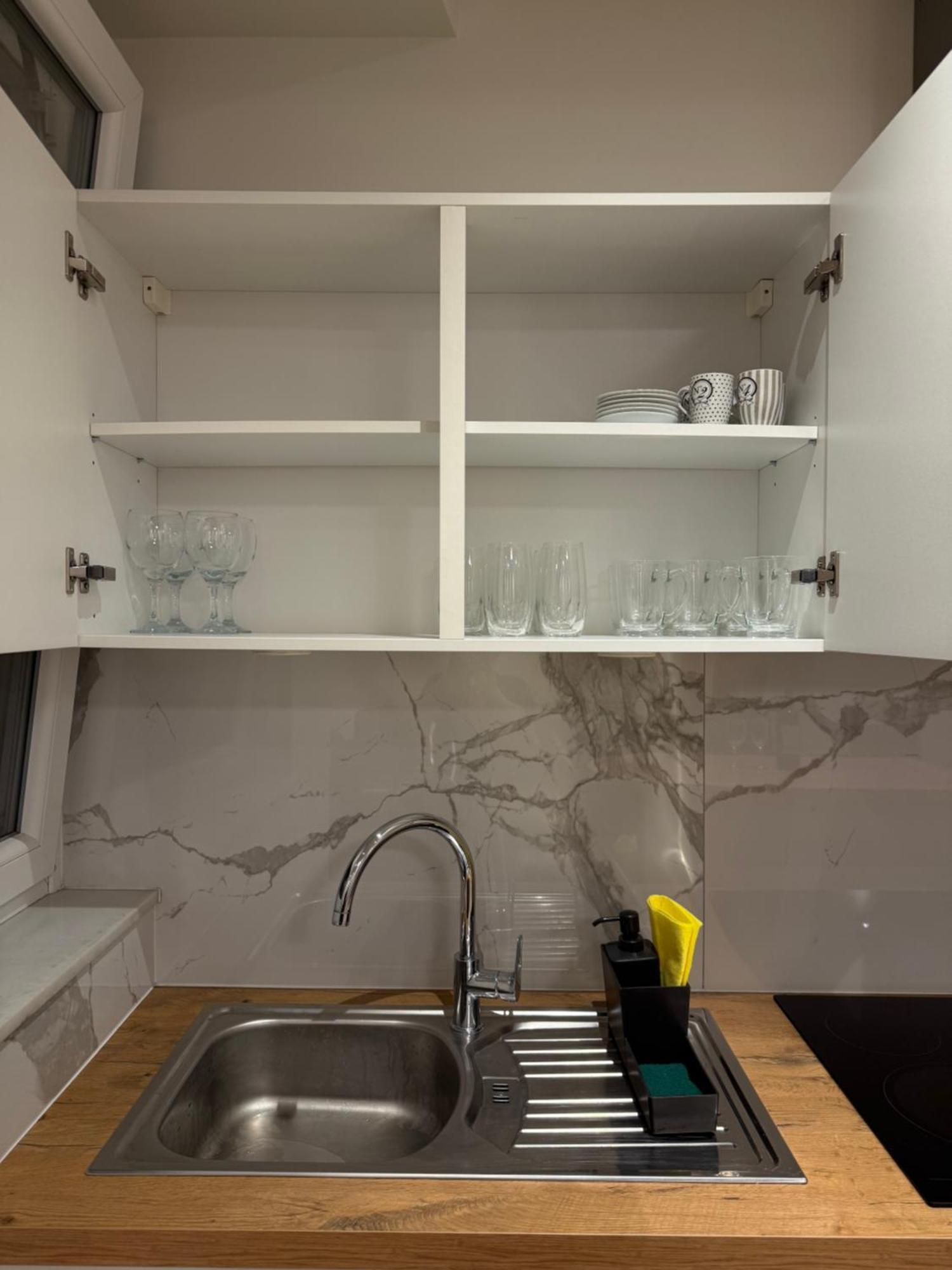 Apartment Arm