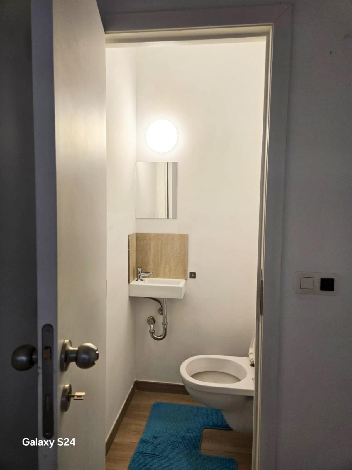 Cosy 2 Bedroom With Garden Apartment *