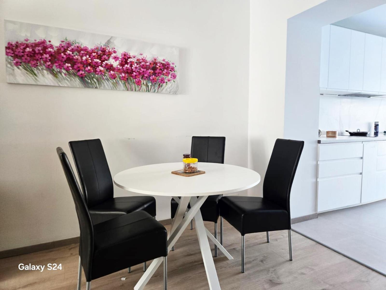 Cosy 2 Bedroom With Garden Apartment