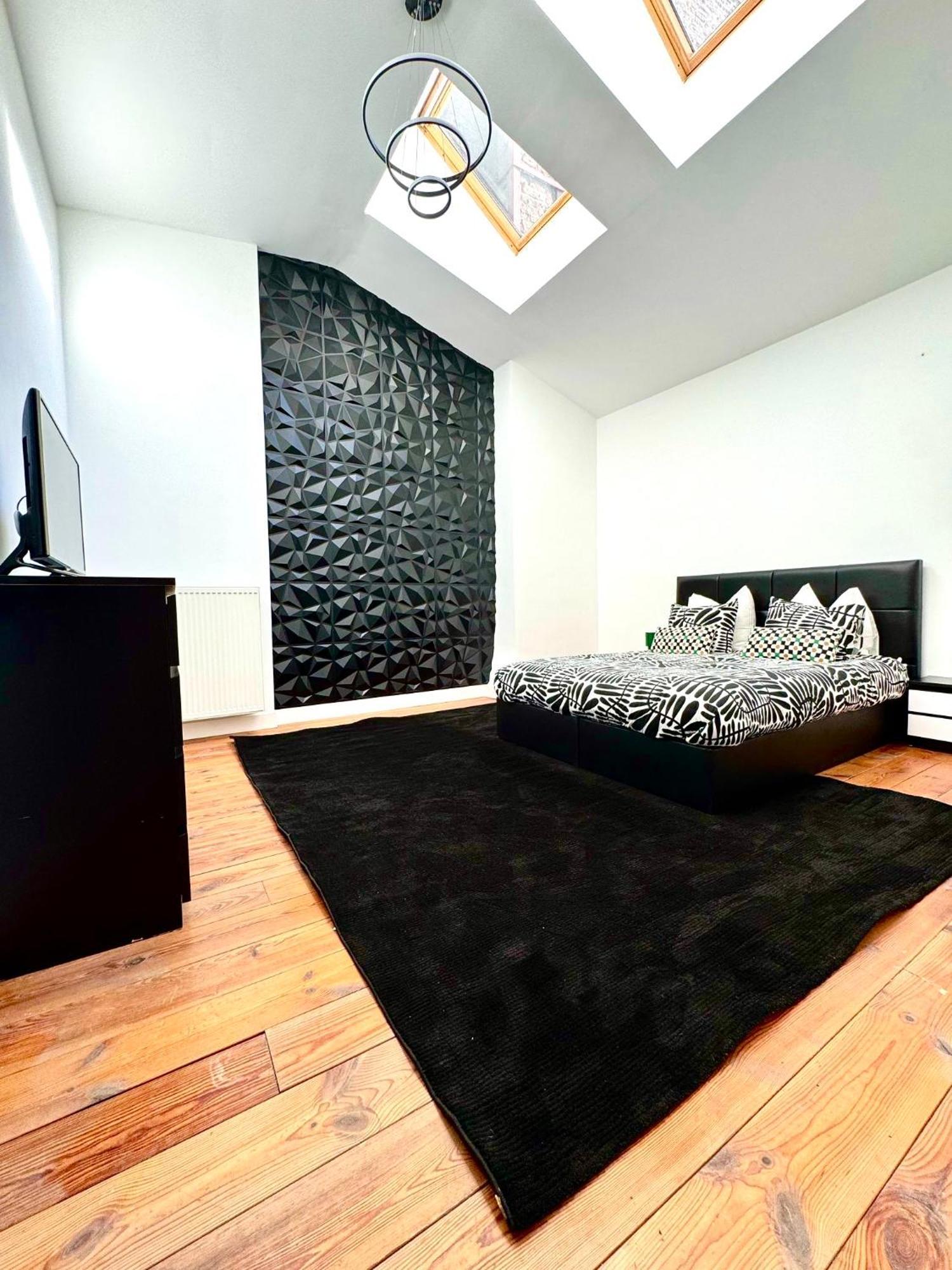 Downtown Spacious Design Loft