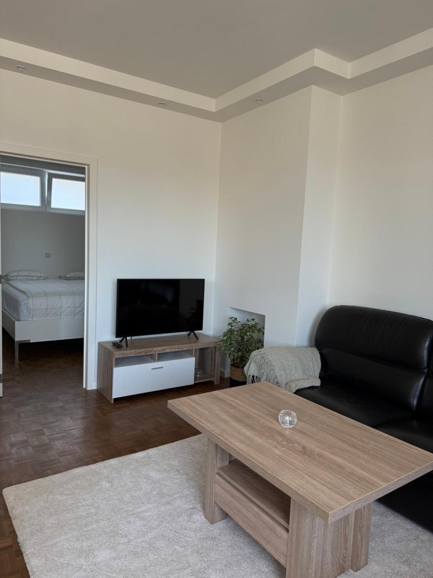 Arm Apartment