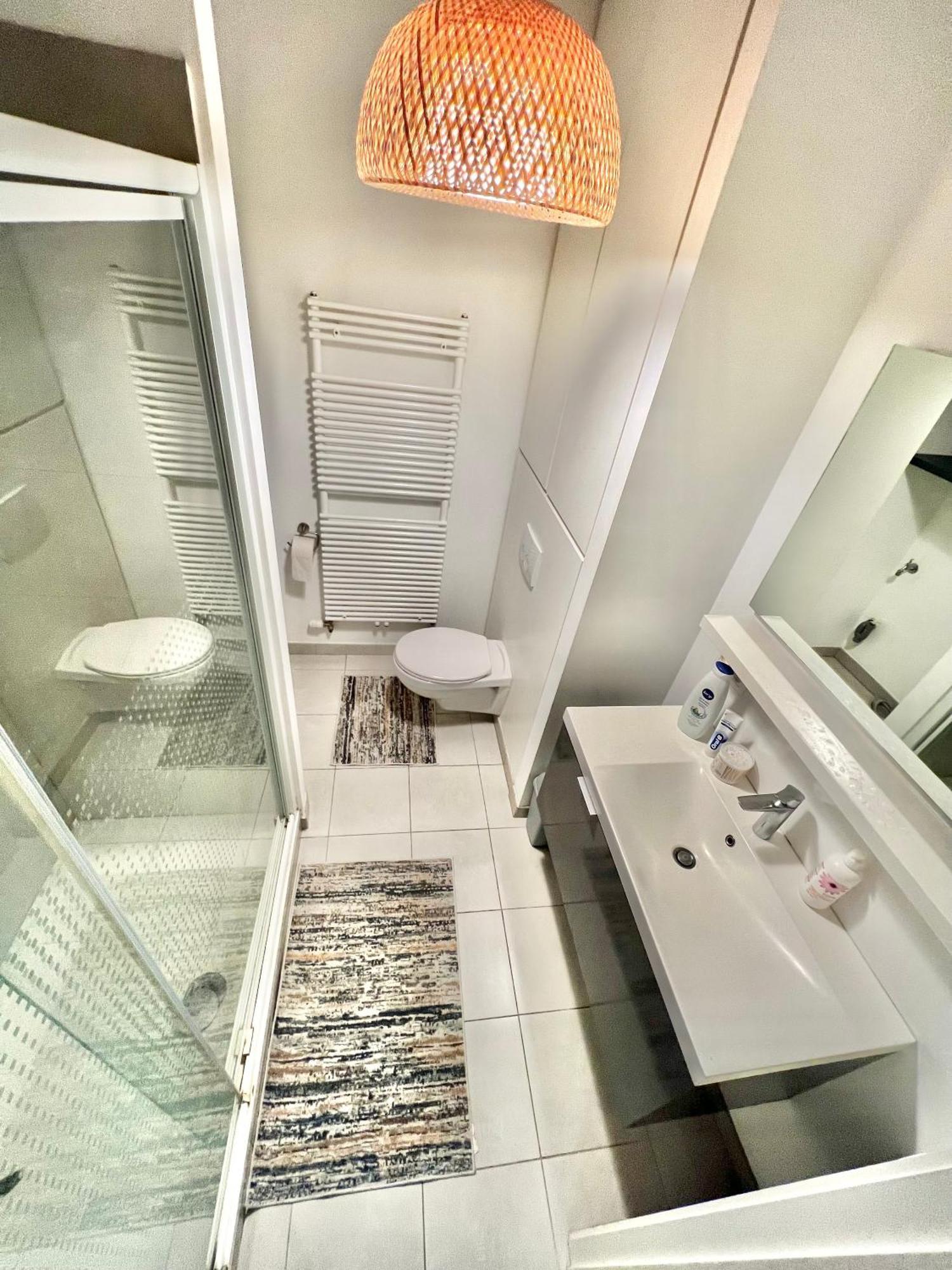 Center Apartment *
