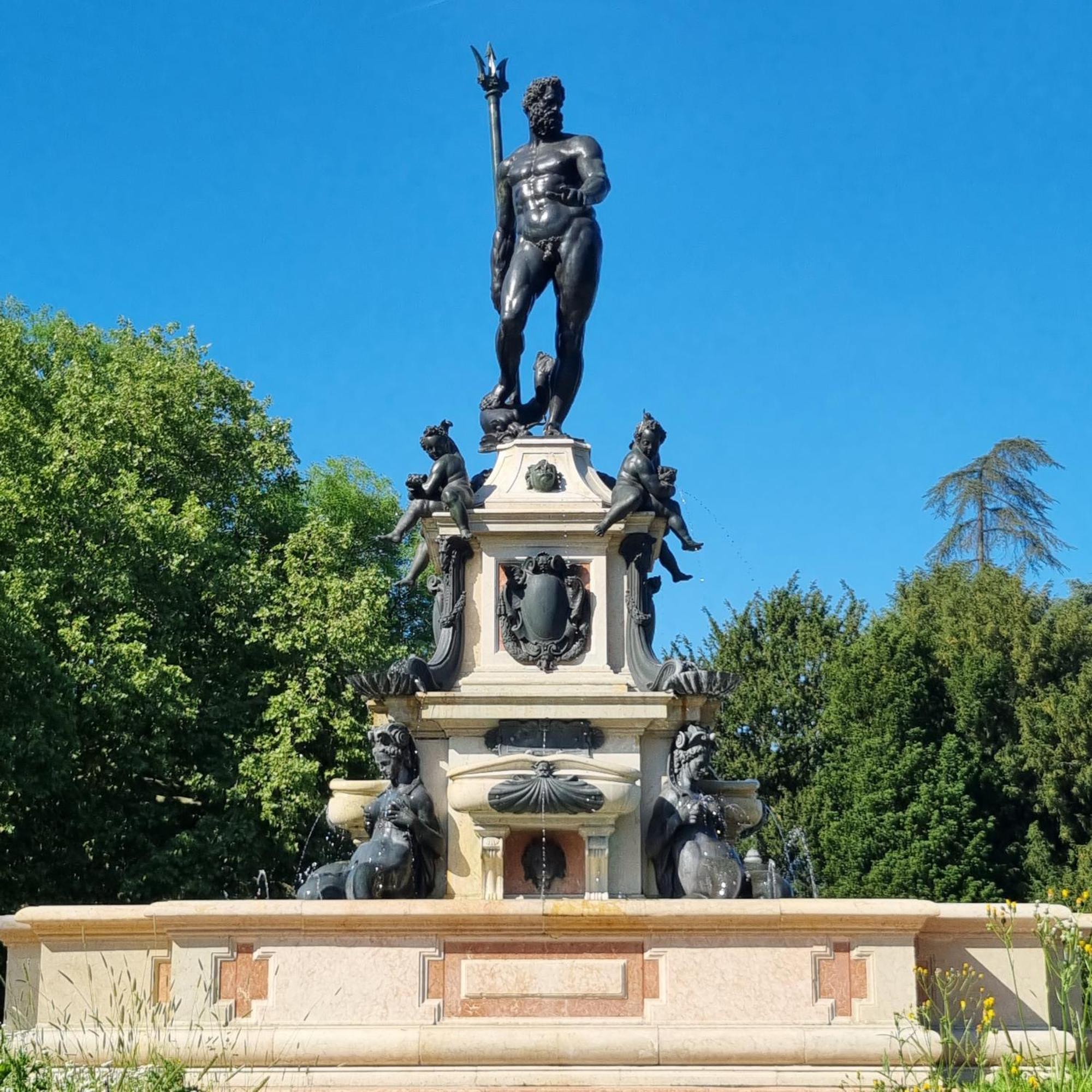 Chinese Pavilion Park - Magnificent