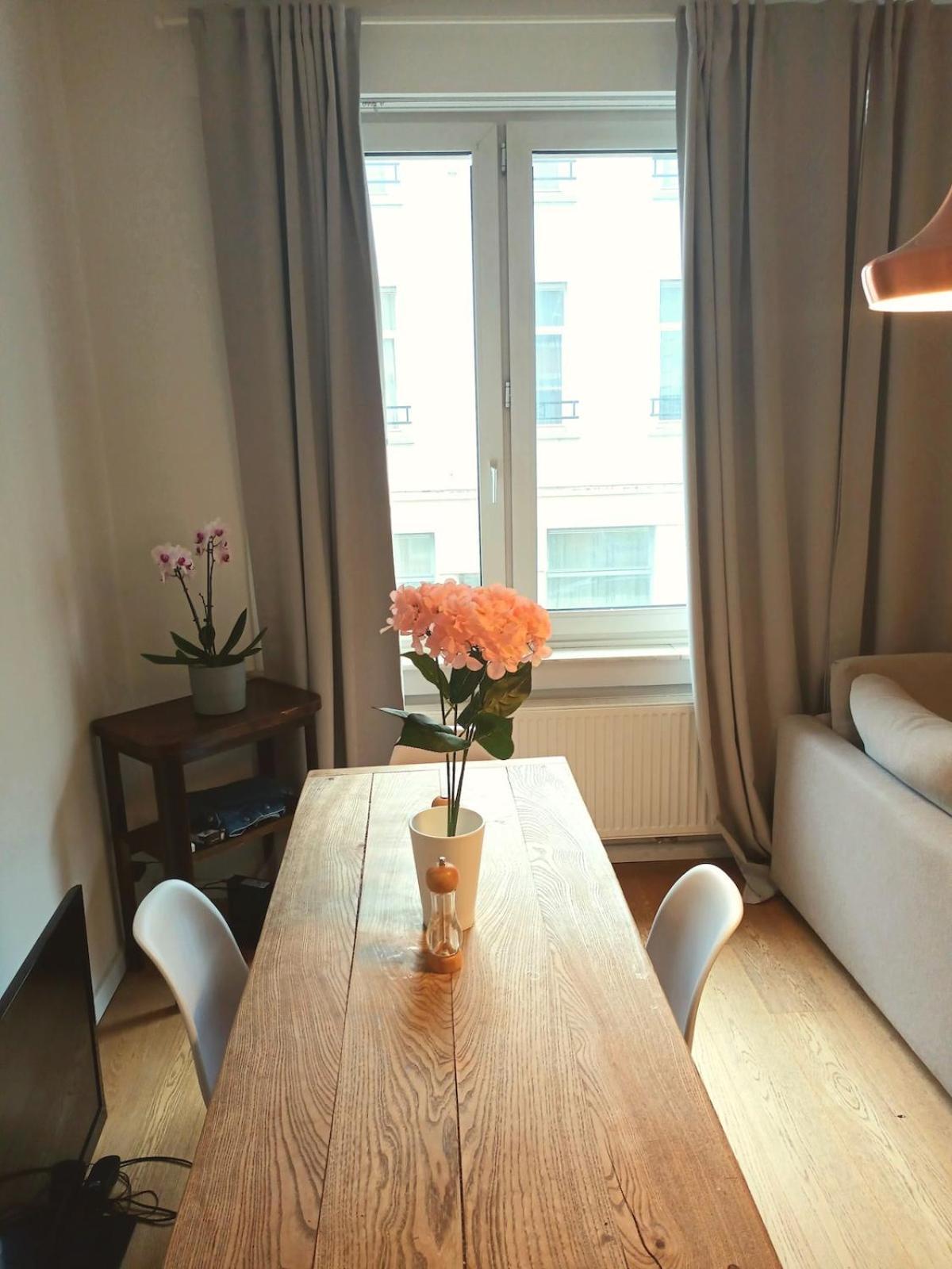 Beautiful 2 Bedroom In Place Flagey Bxl Apartment *