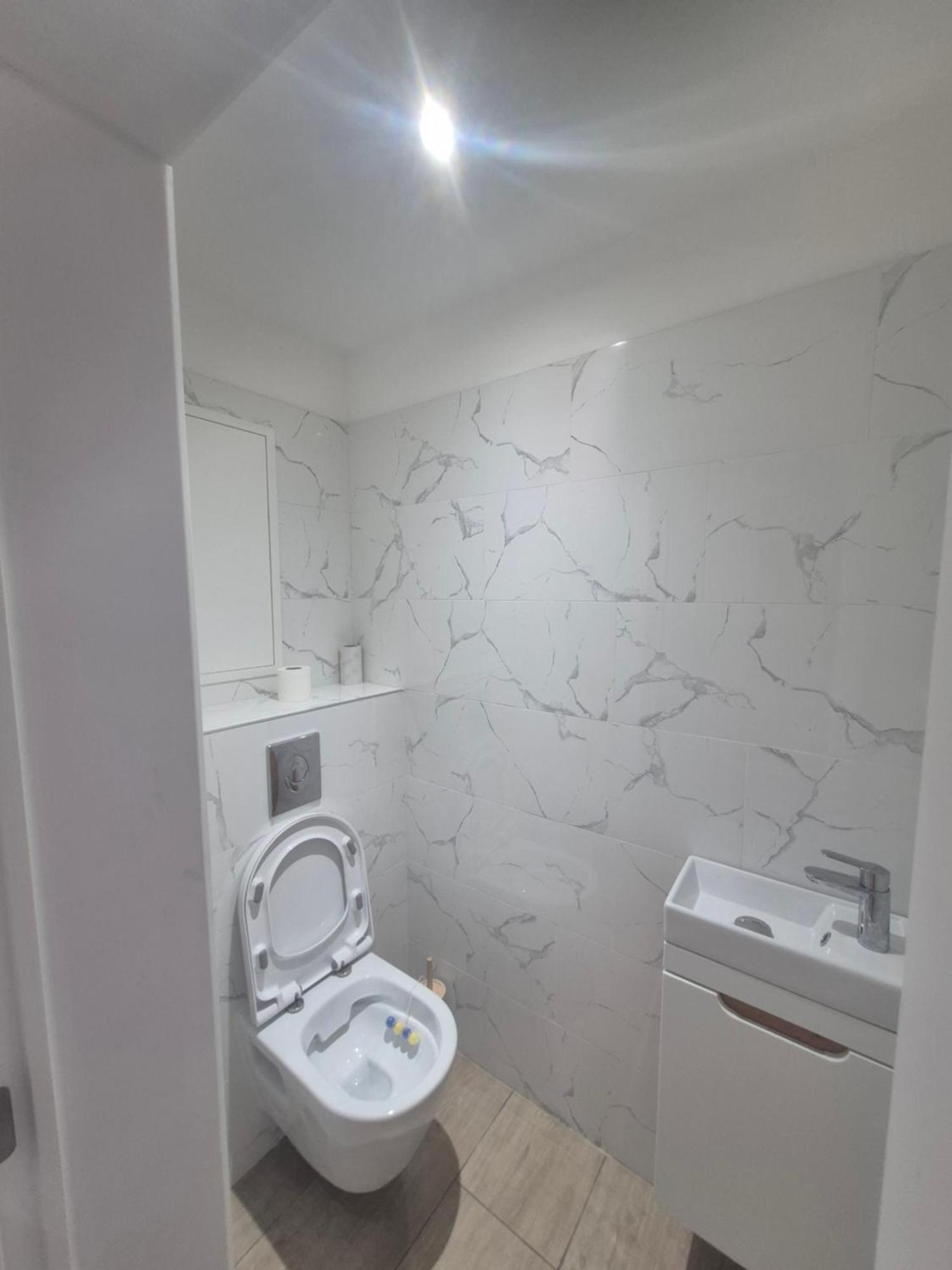 Genius Buyl 2br Terrace Near Center