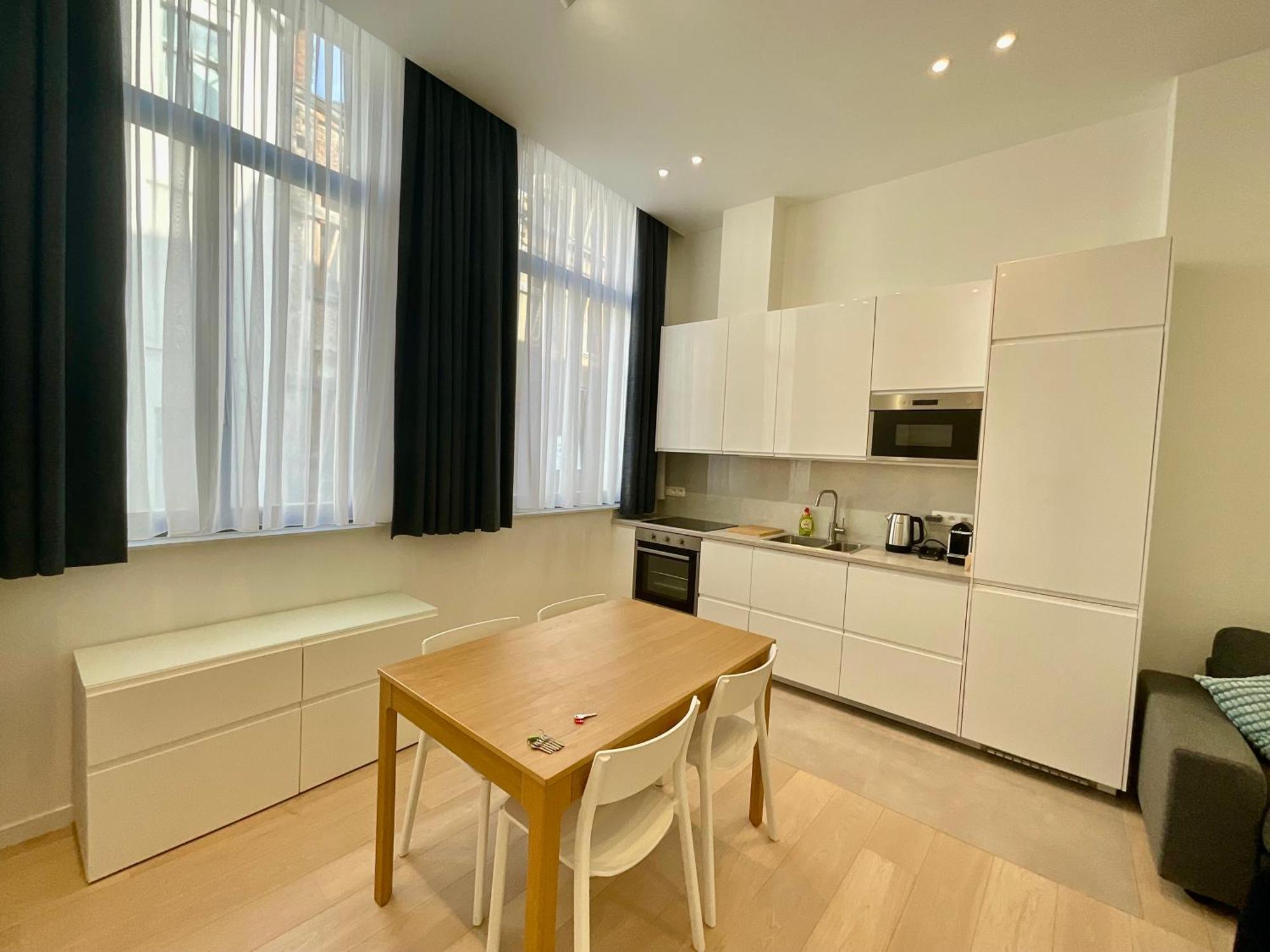 Apartment Chapeliers *