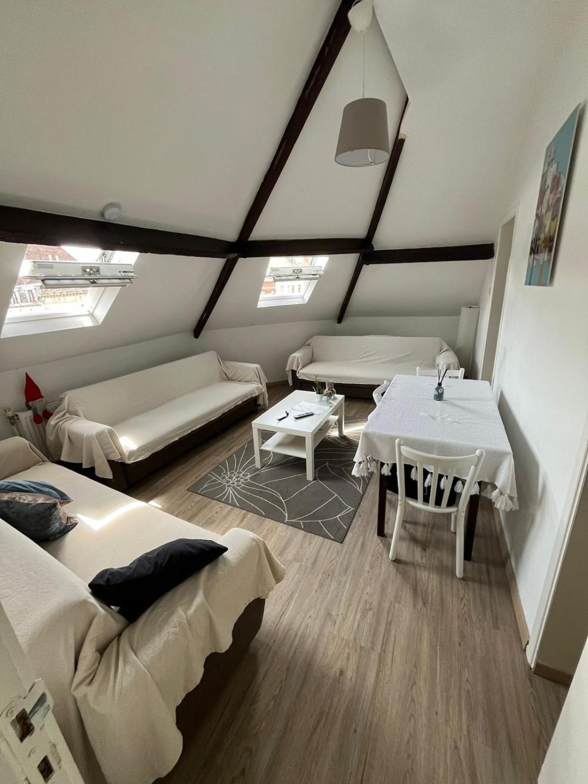 Cozy Nest By Gare Du Midi