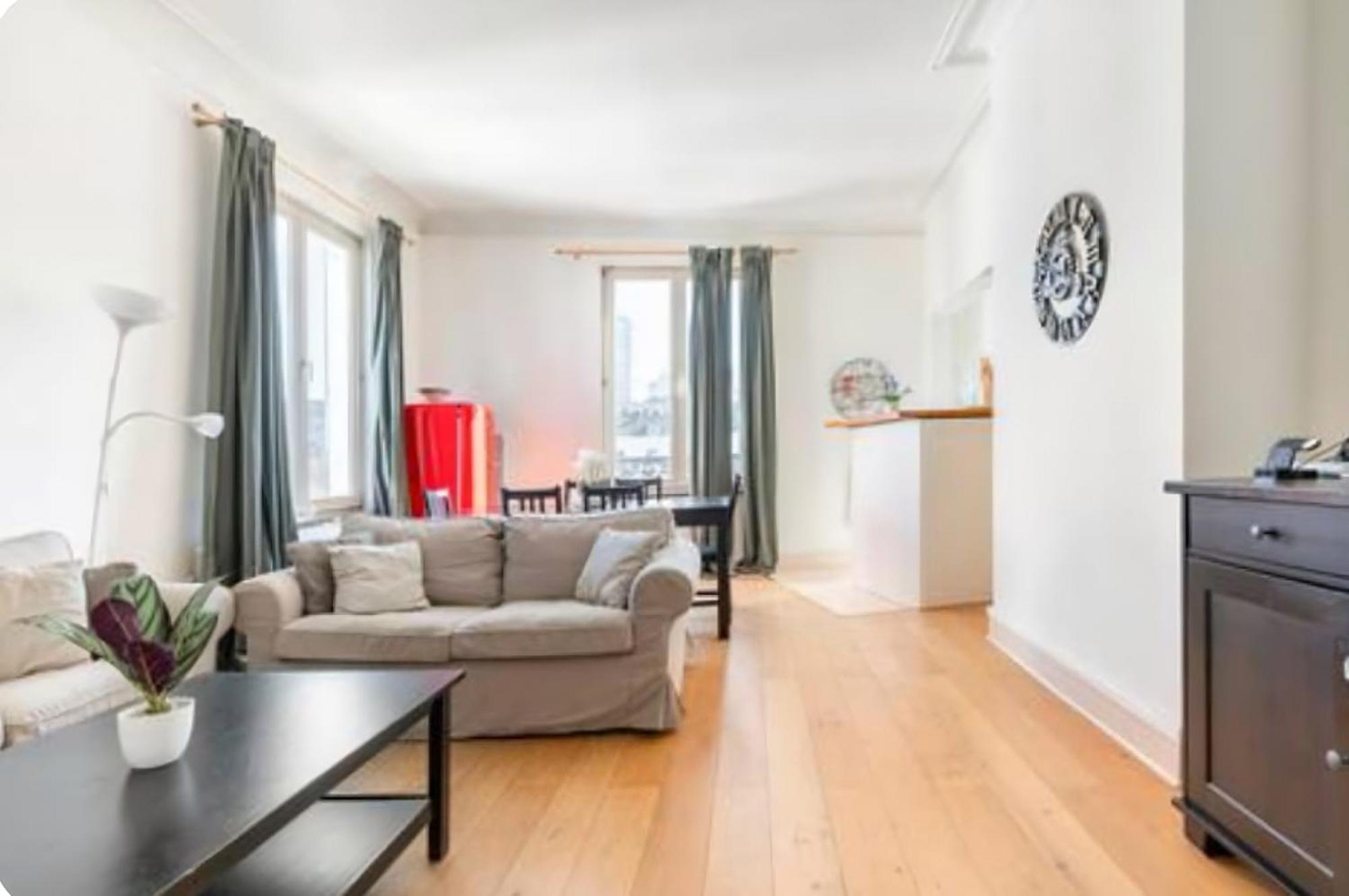 Bright 2br Flat In A Historic Square Near Eu Area *