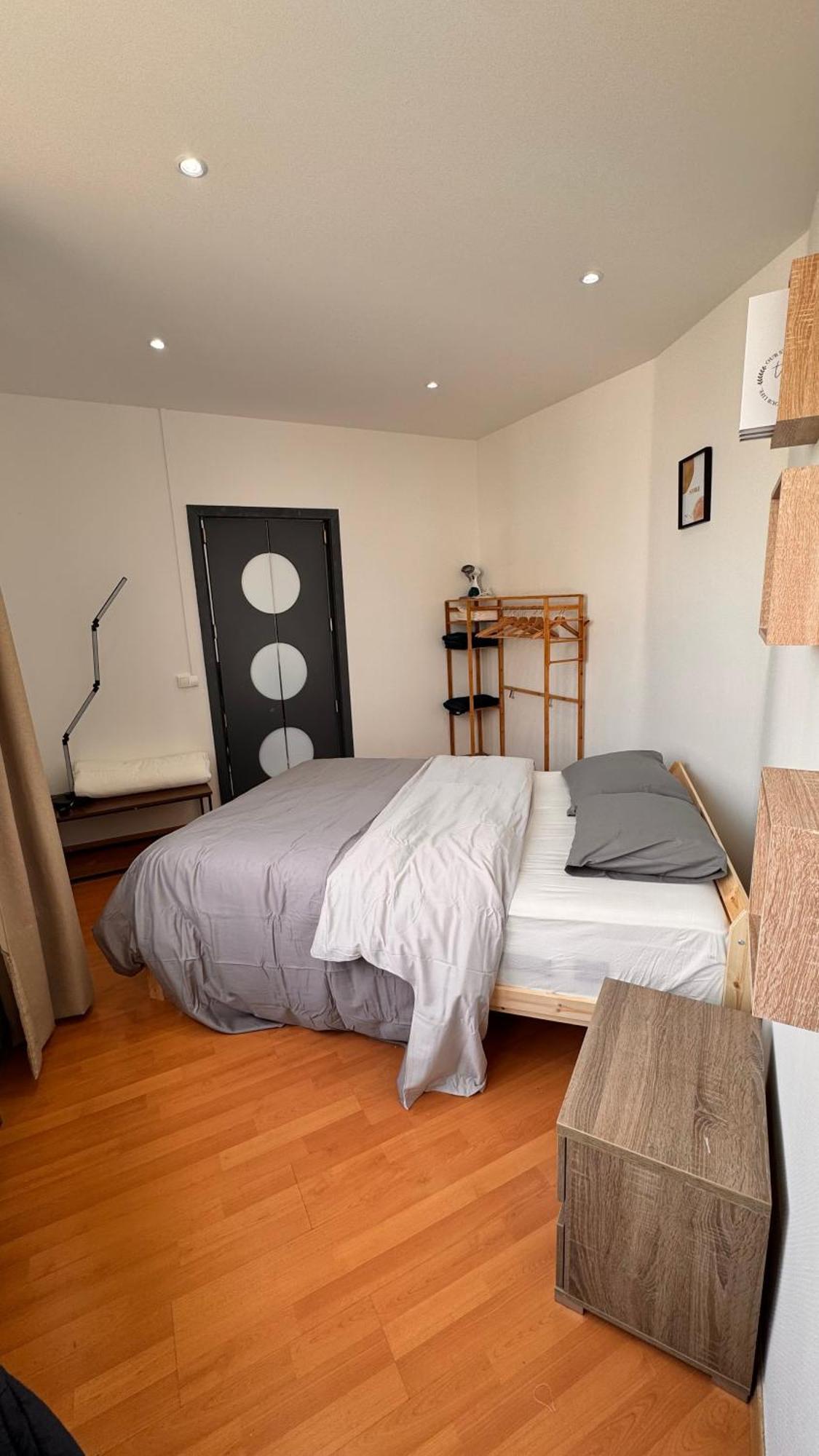 T2 Neuf Quartier Calme Et Transport Devant Brussels