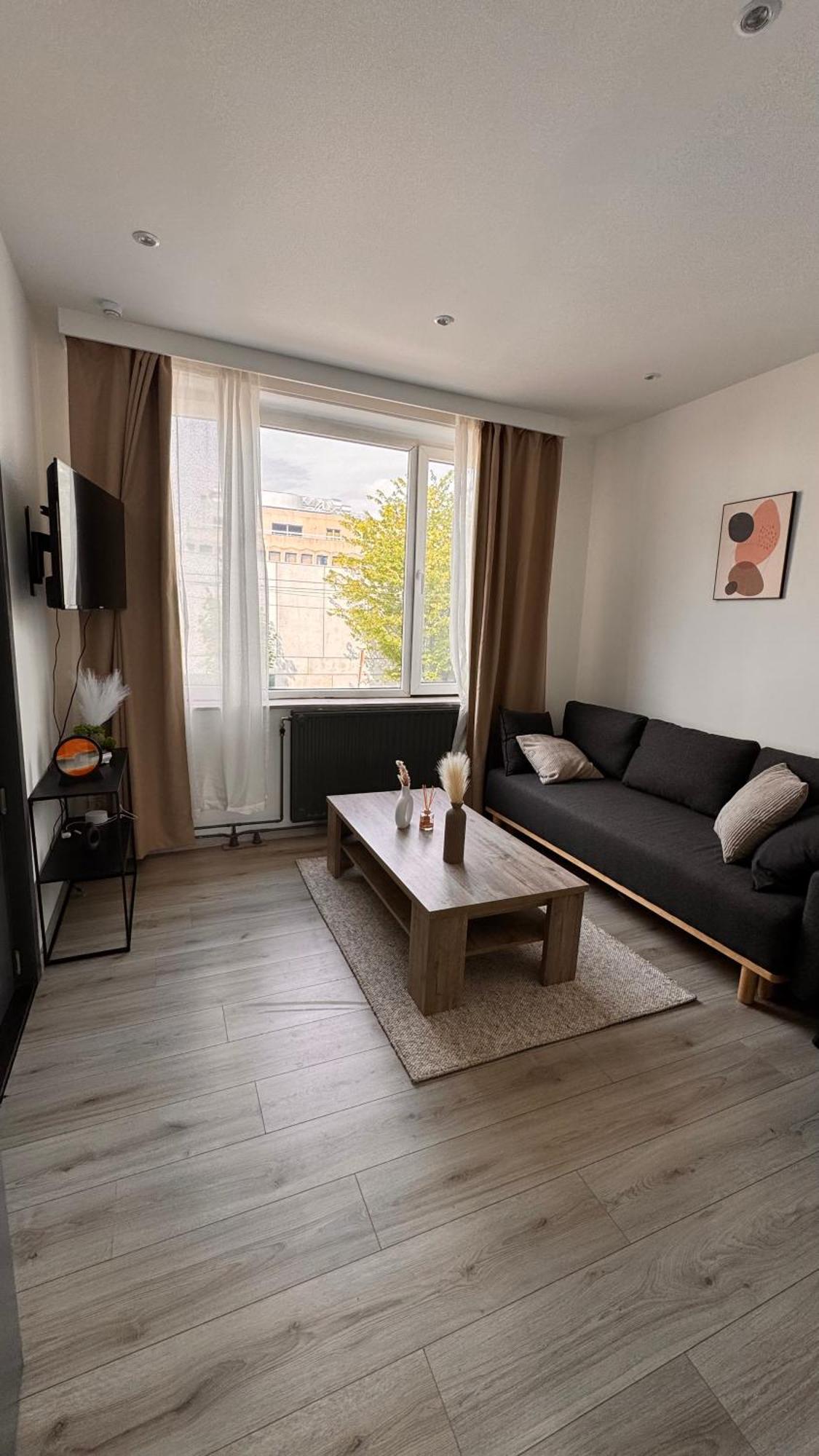 T2 Neuf Quartier Calme Et Transport Devant * Brussels