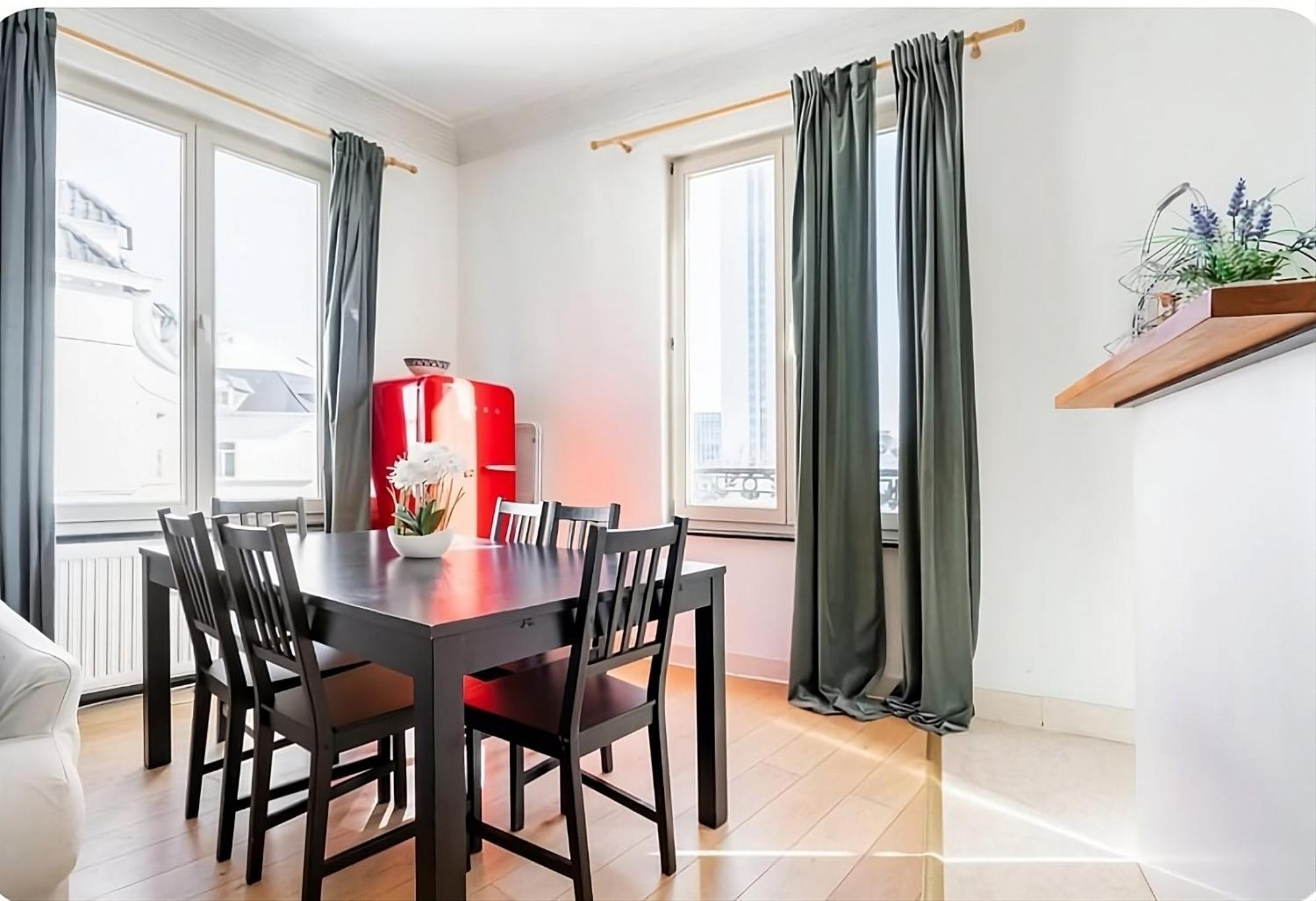 Royal - Freedom Square *