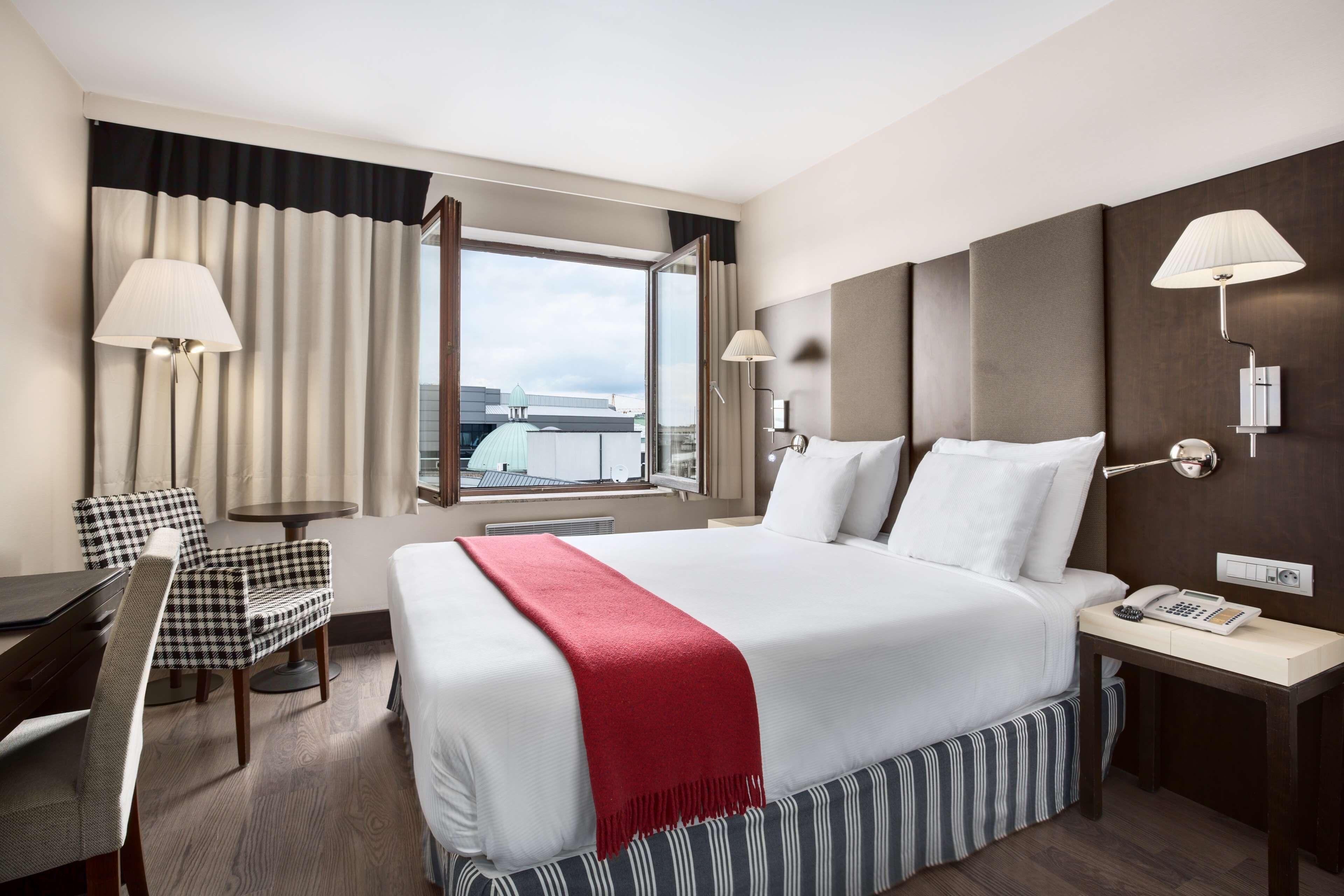 Nh Grand Place Arenberg Hotel 4*