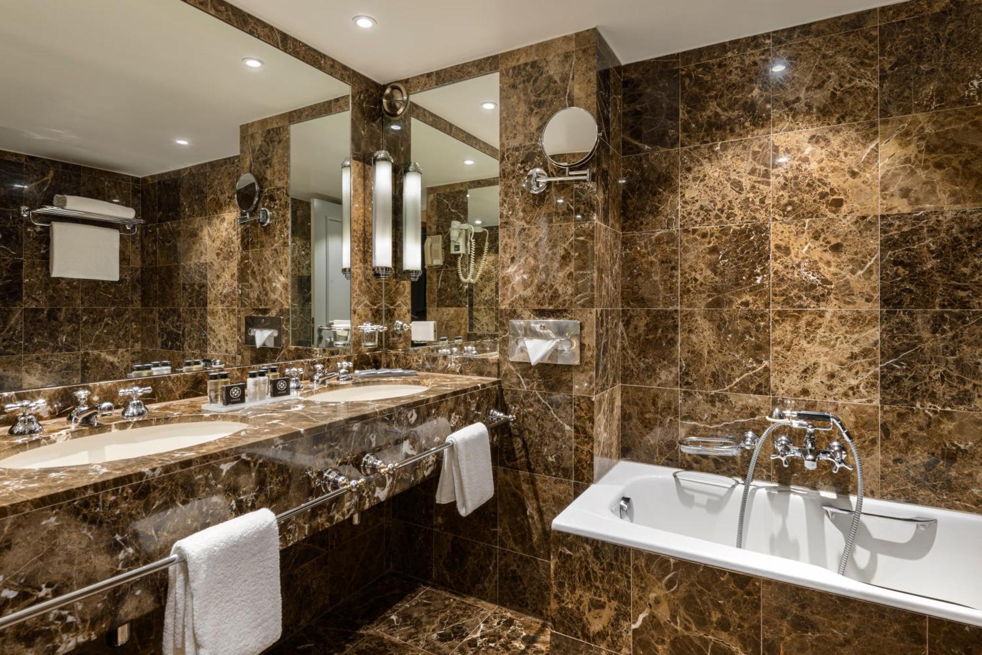 Warwick Grand-place Hotel