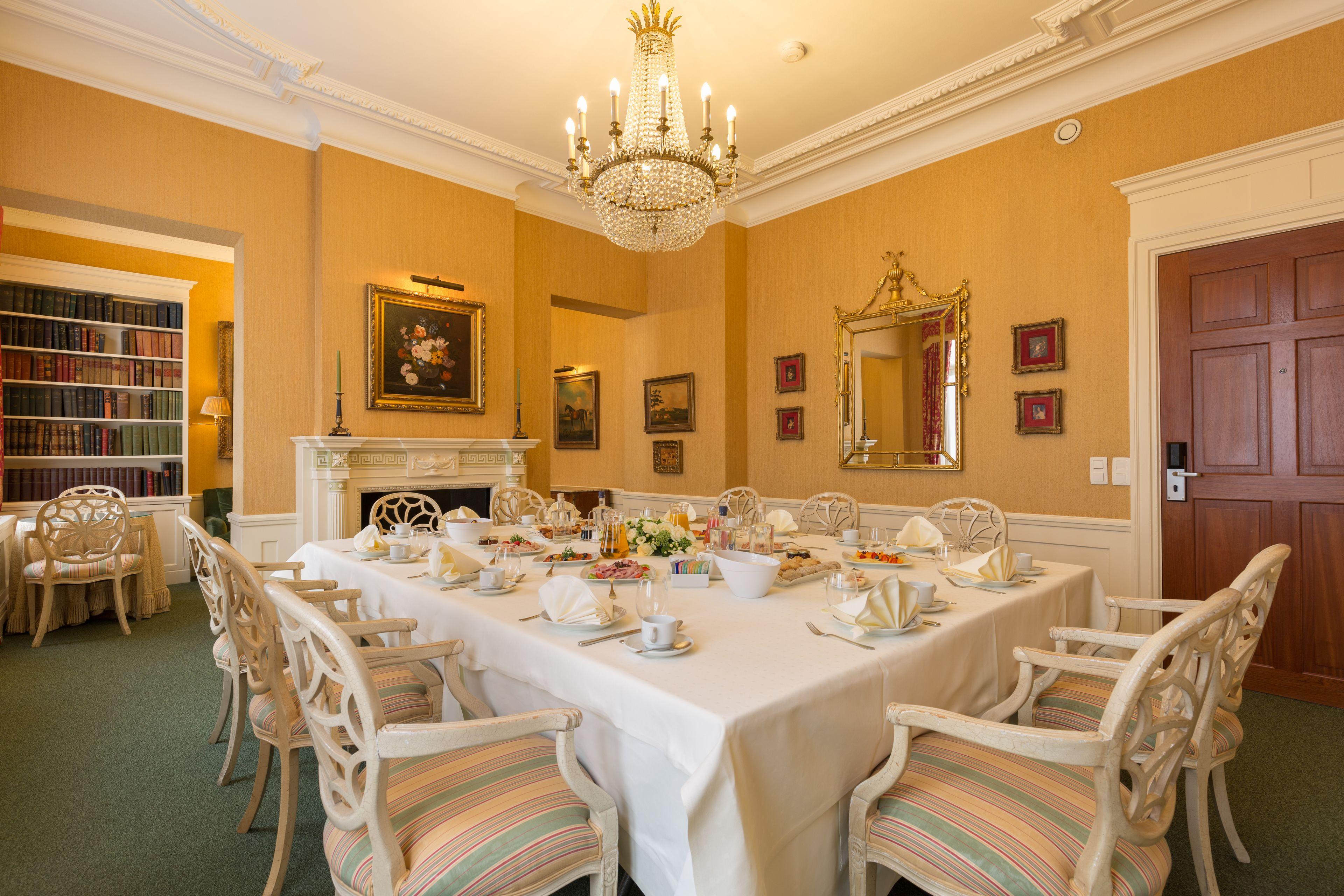 Hotel Stanhope By Thon 5*