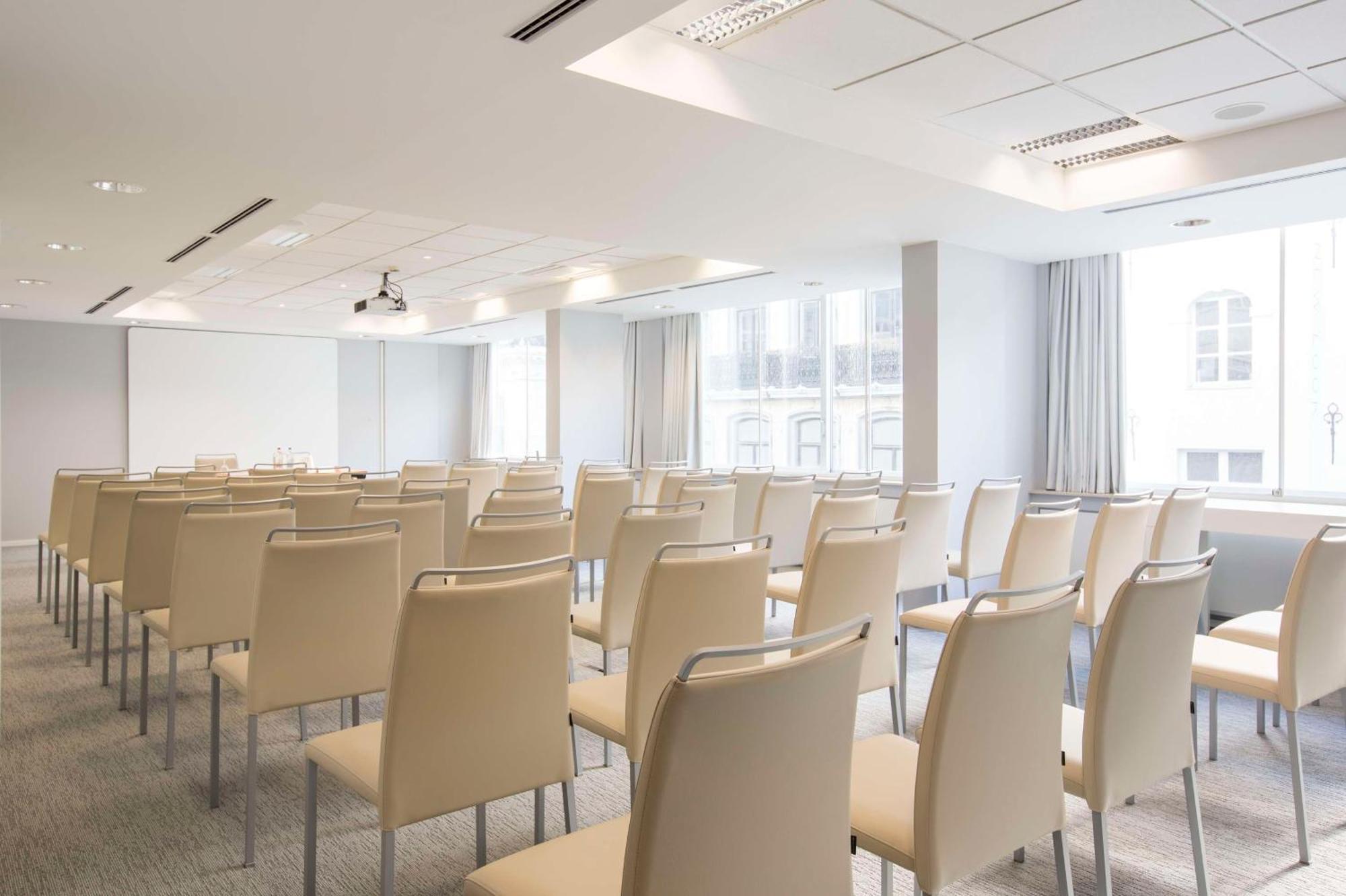 Nh Collection Centre Hotel