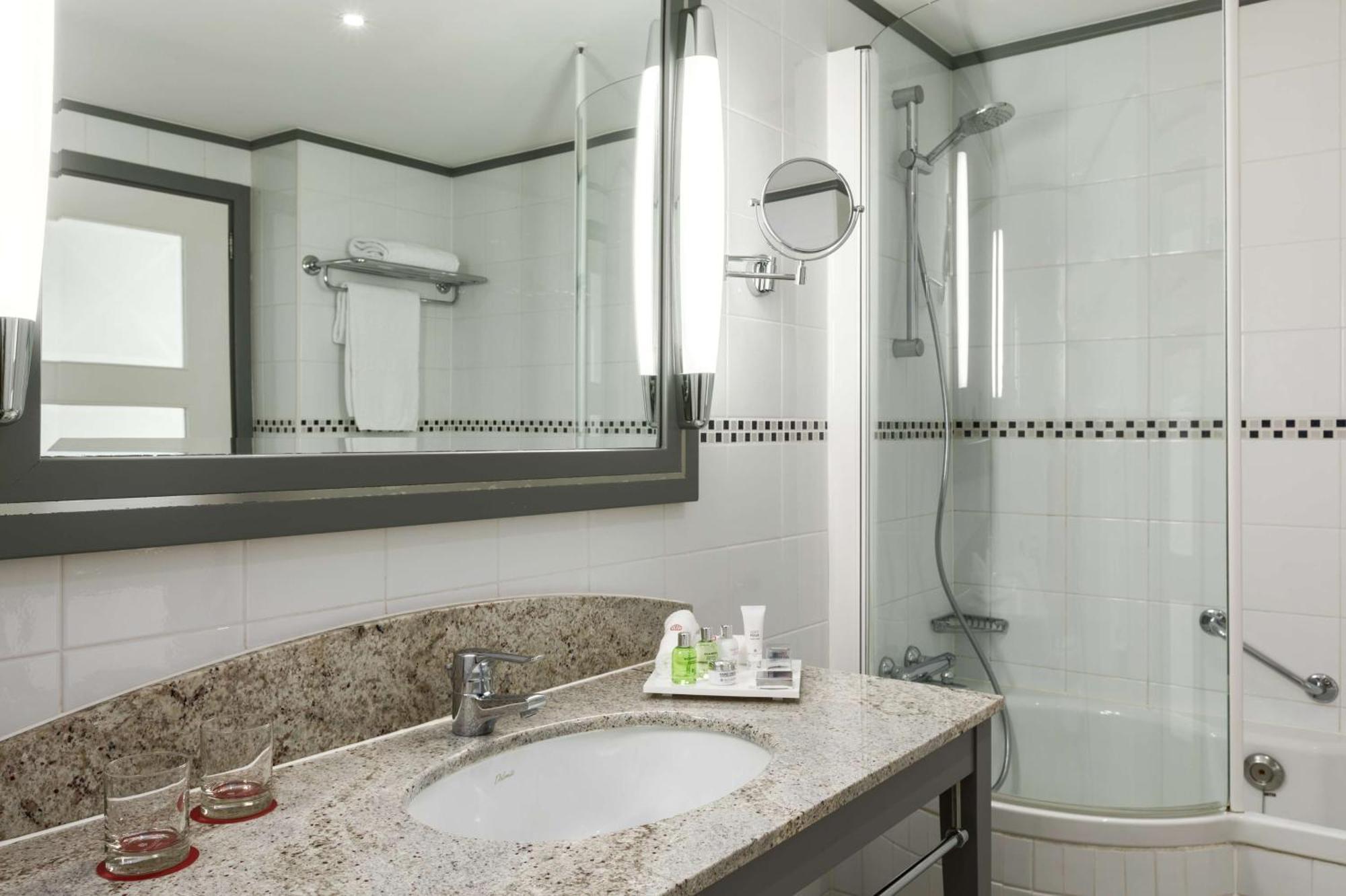 Nh Collection Centre Hotel 4*