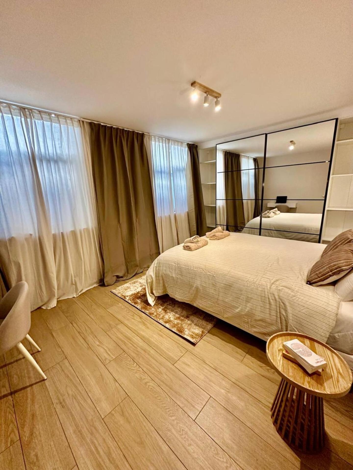 Apartment Charm And Comfort *