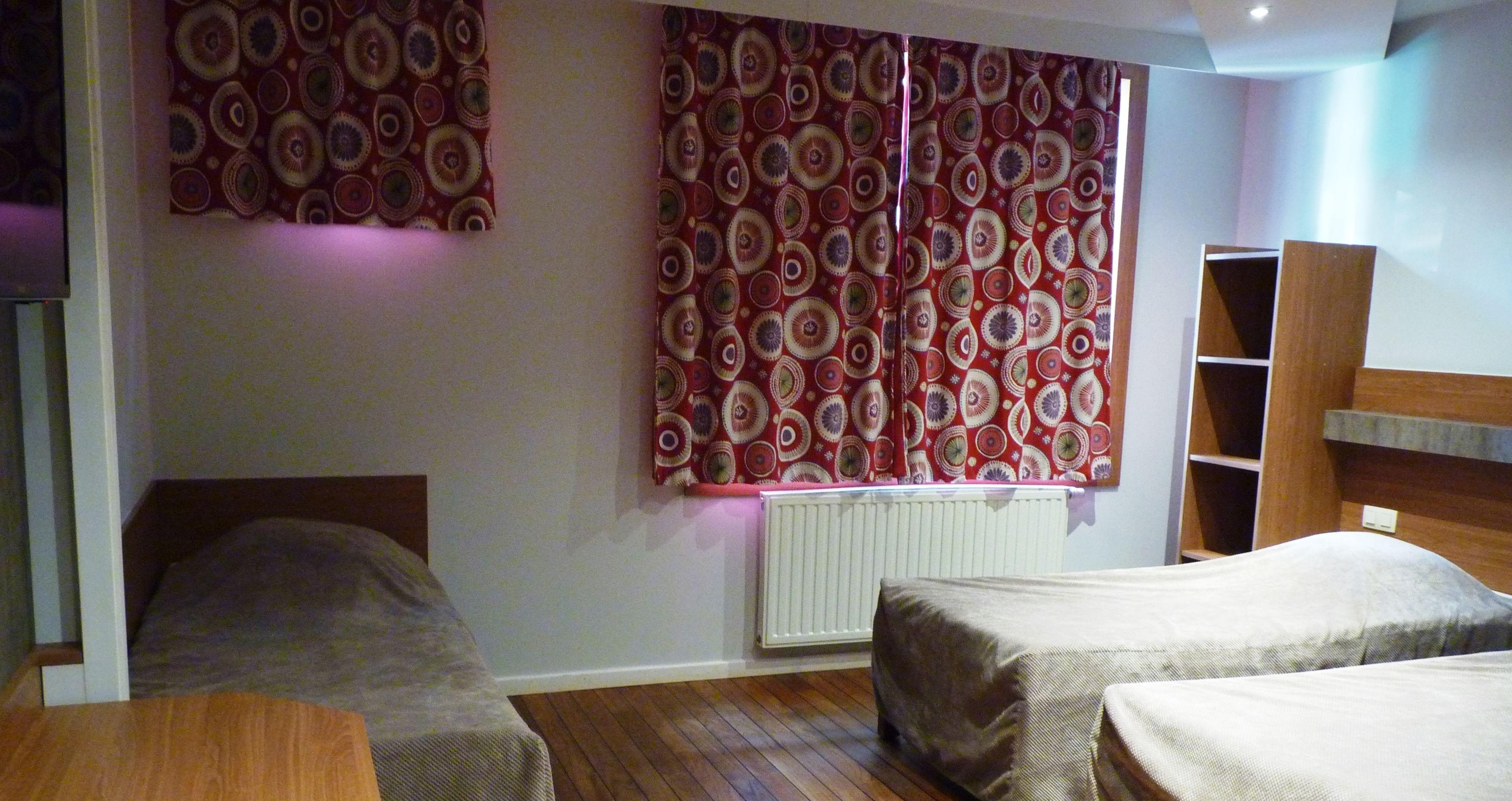 Hostel Sleep Well Youth *