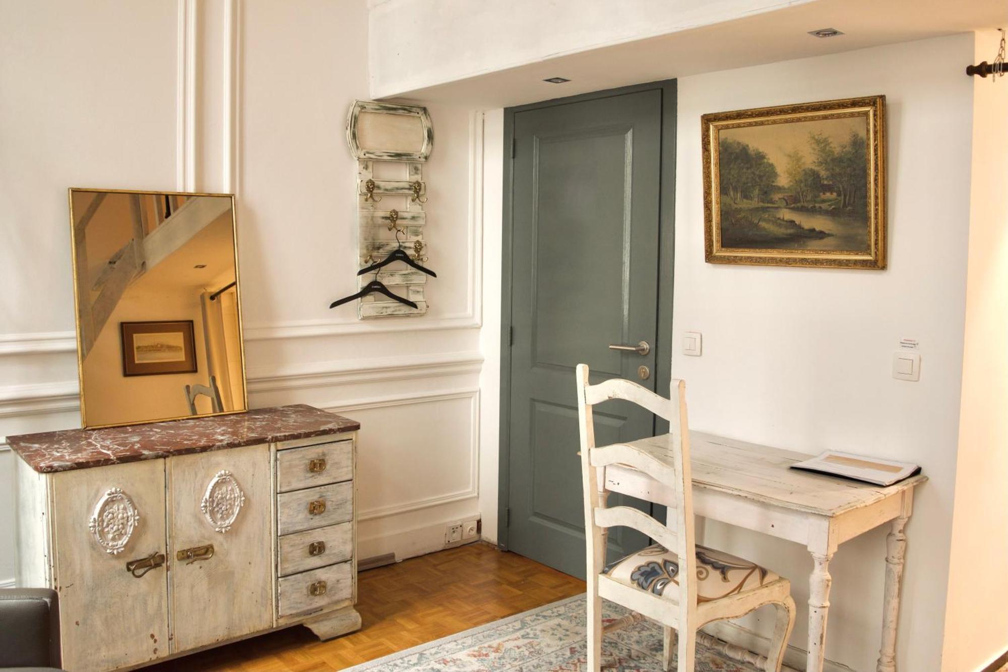 Marie Therese Apartment