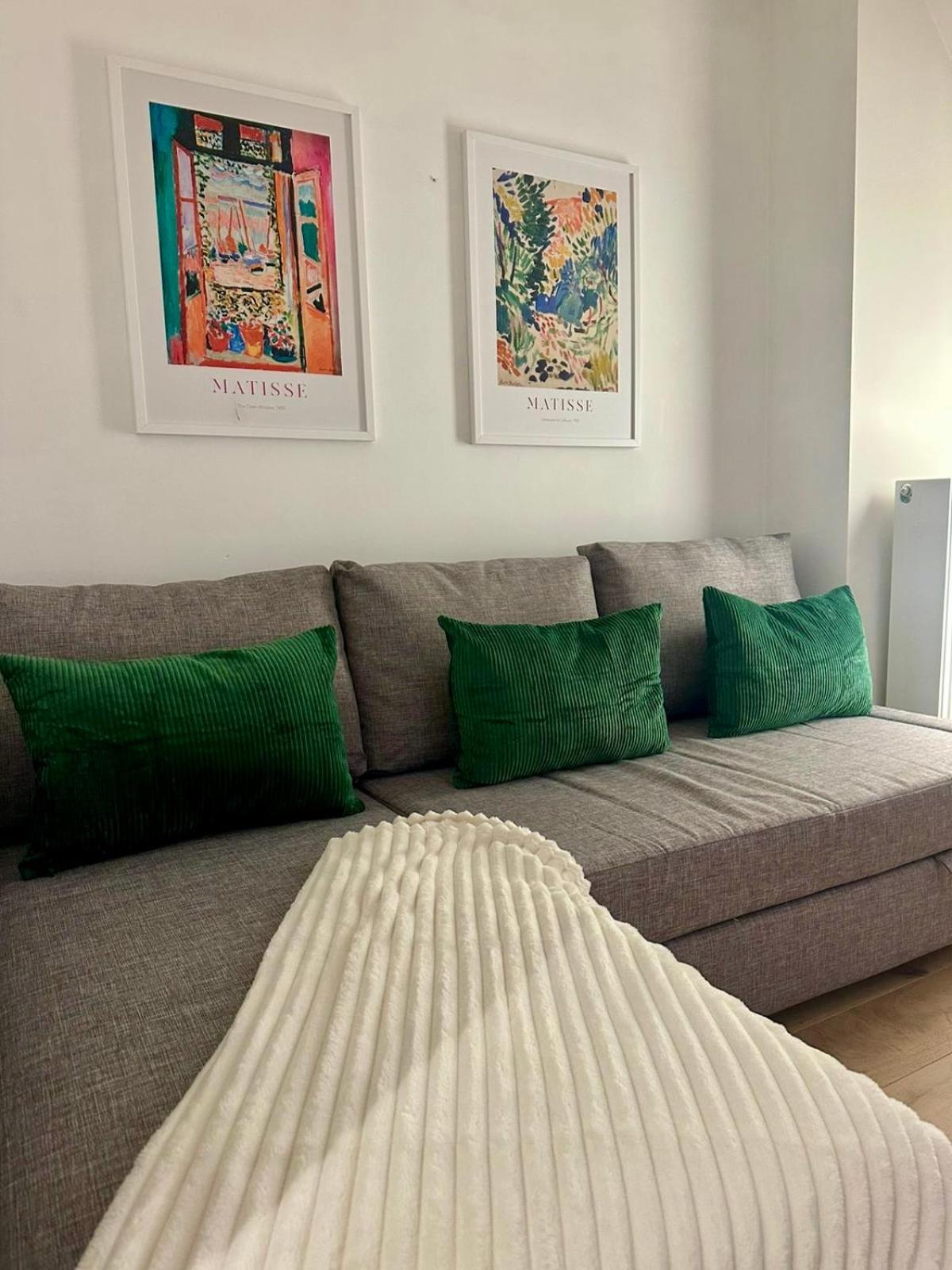 The Experience - 2 Bedroom Bright, Spacious &