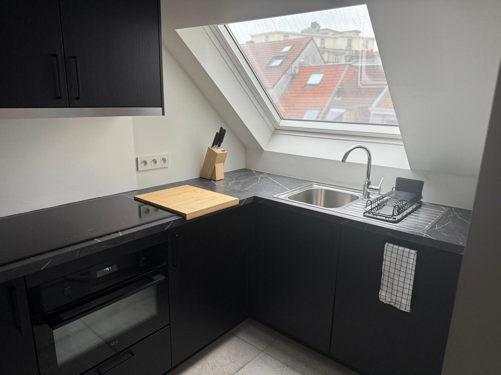 The Experience - 2 Bedroom Bright, Spacious & Apartment *