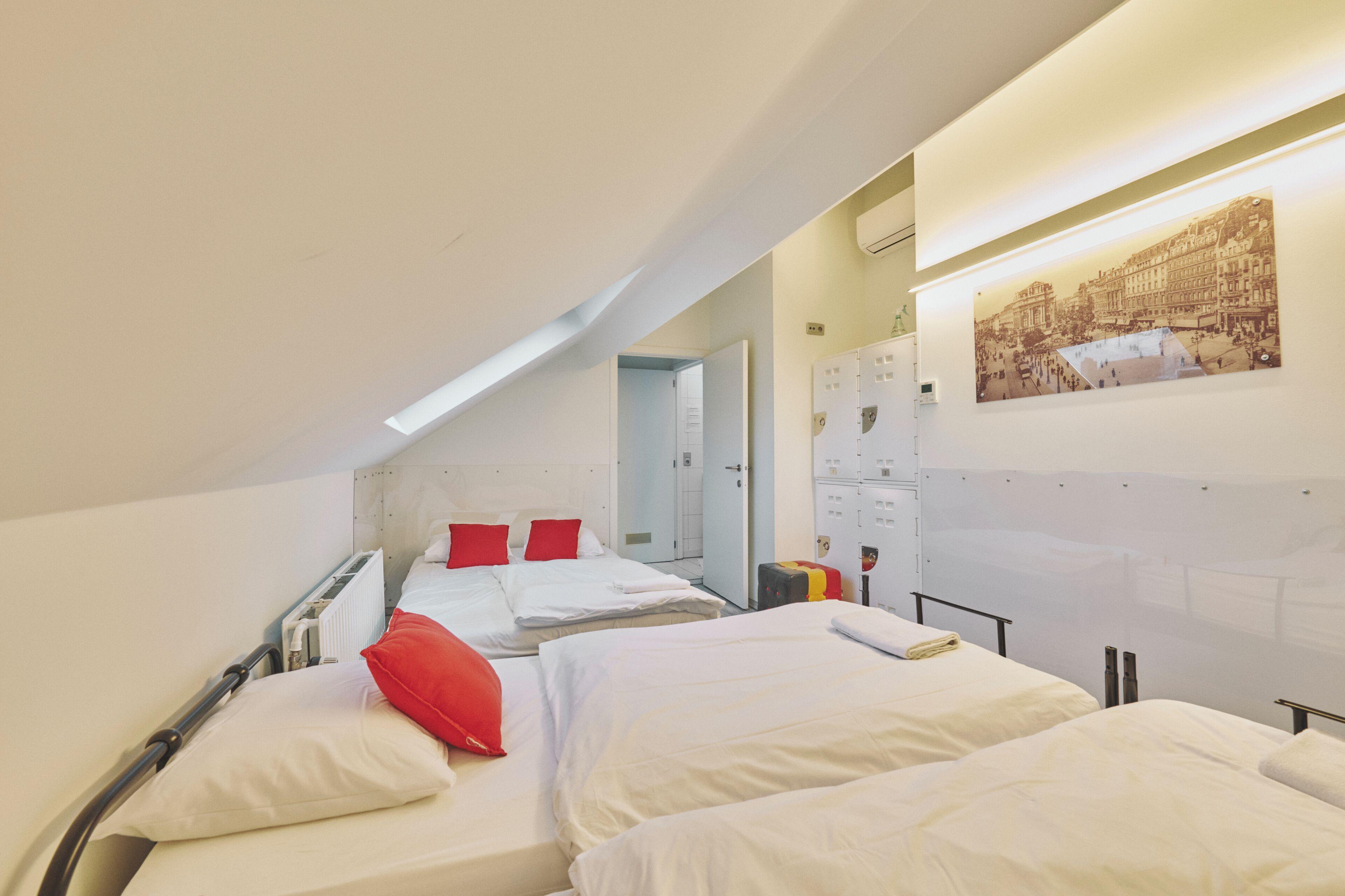 Hostel The Legacy By 2go4 Center