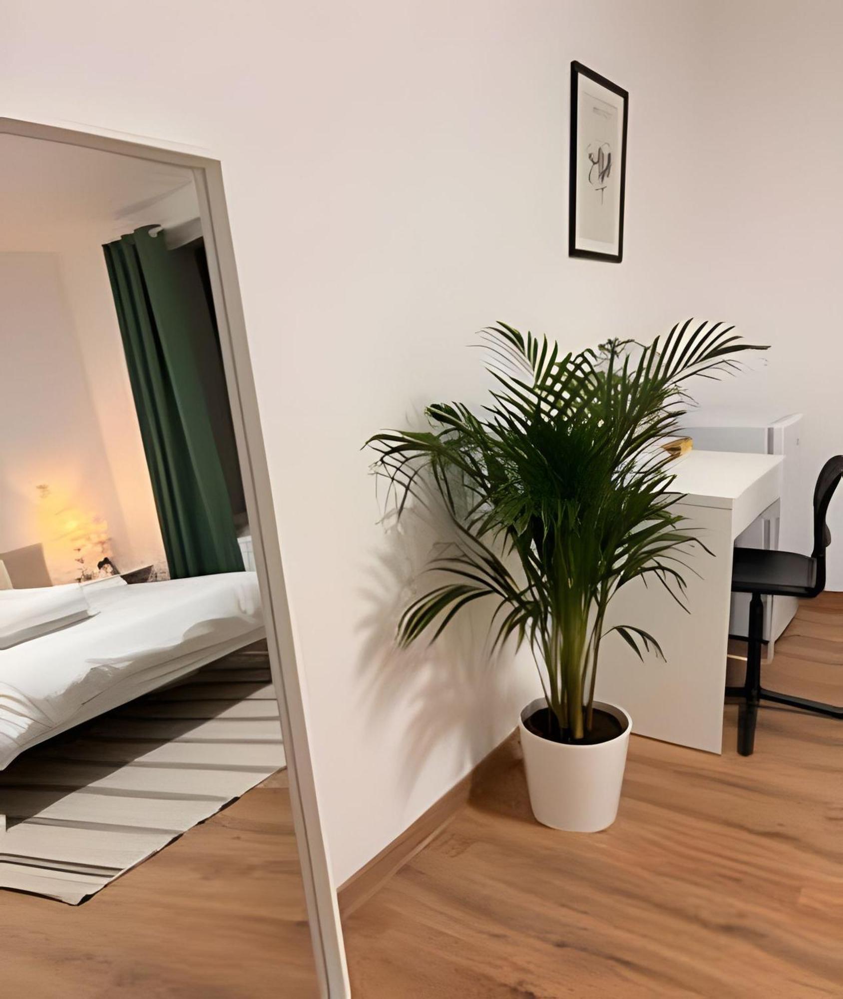 Cozy Private With Terrace & Workspace *