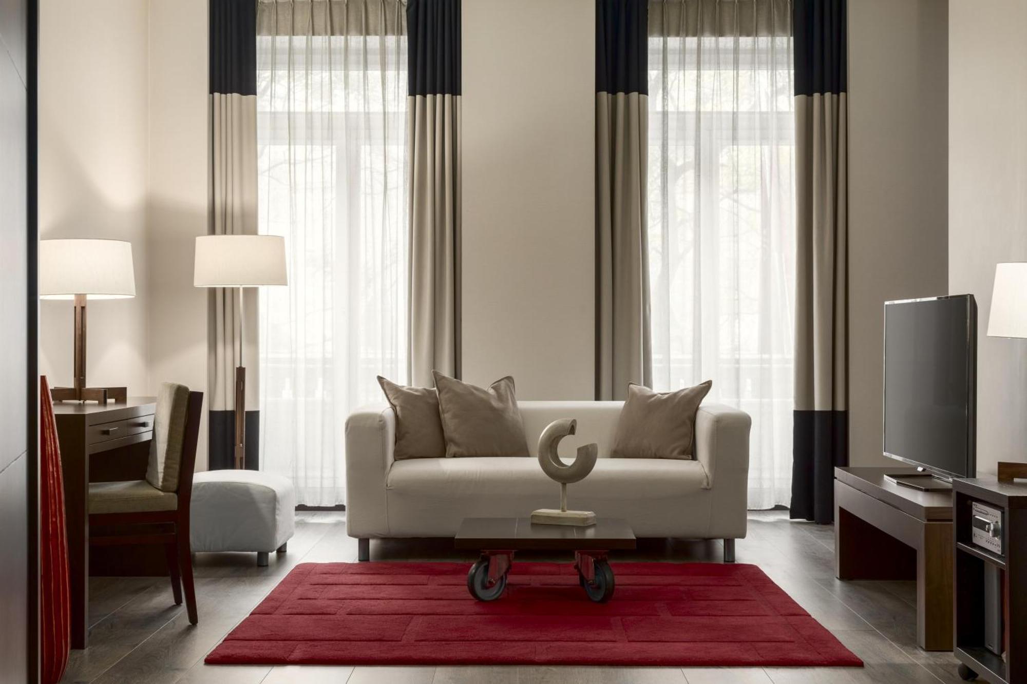 Hotel Nh Collection Centre 4*