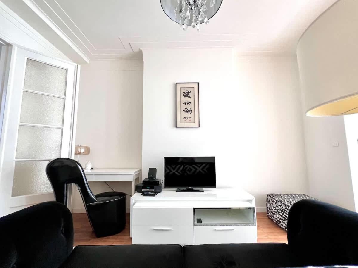 Apartment Chic Heart Of The With Balcony