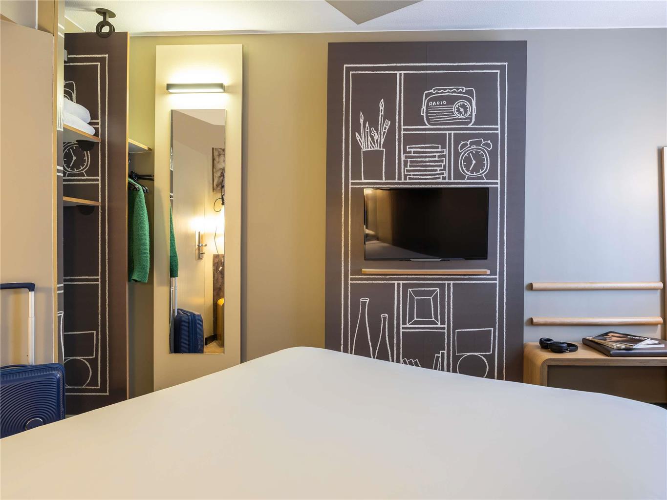 Ibis Centre Hotel 3*