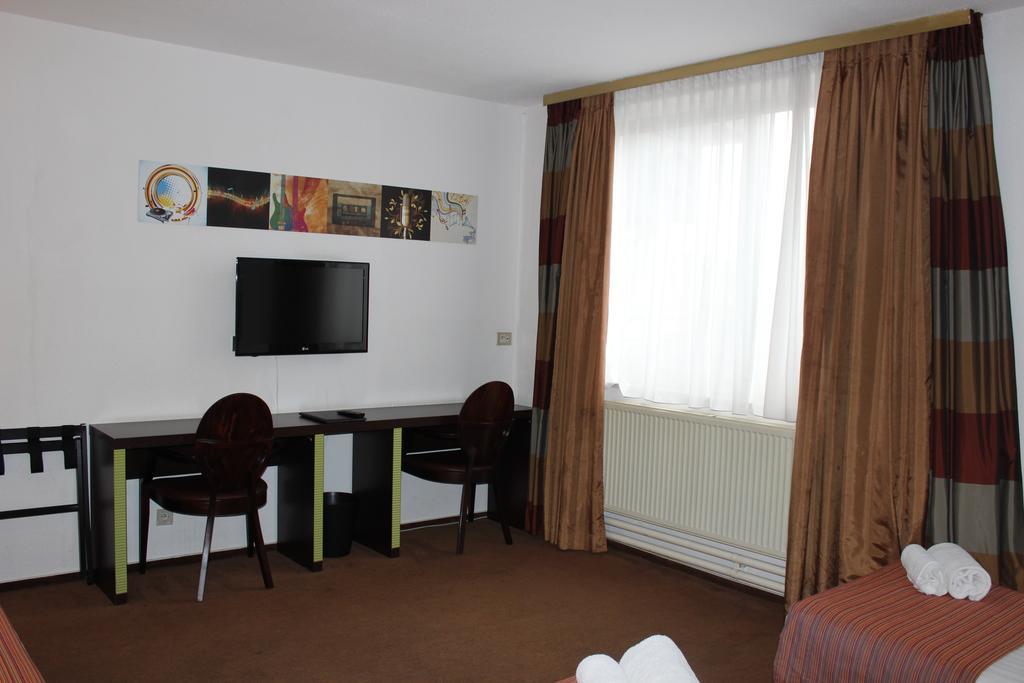 Khách sạn Floris Arlequin Grand-place 3*