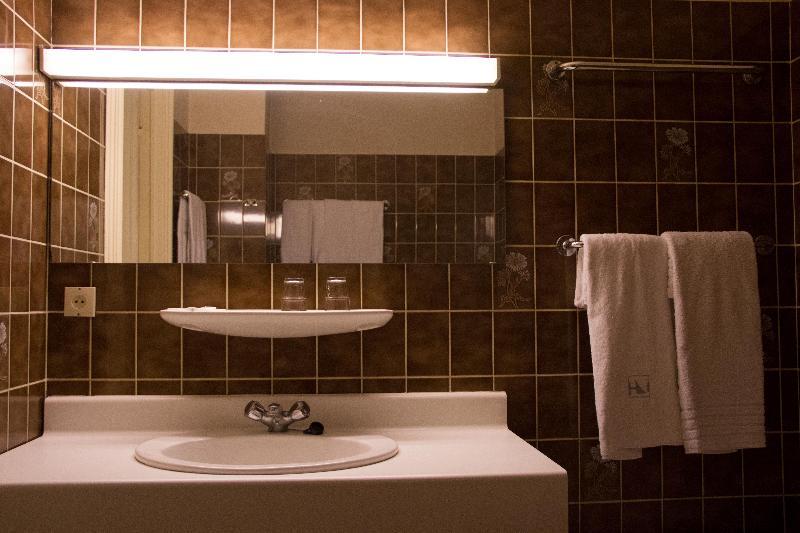 Manhattan * Brussels