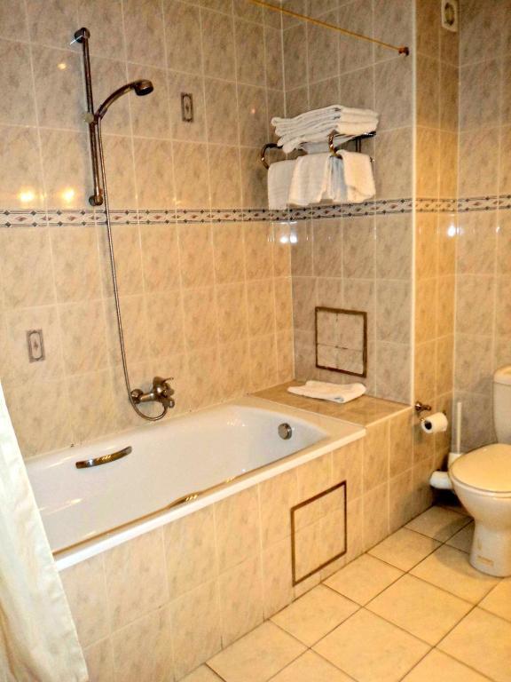 Khách sạn Continental 2*