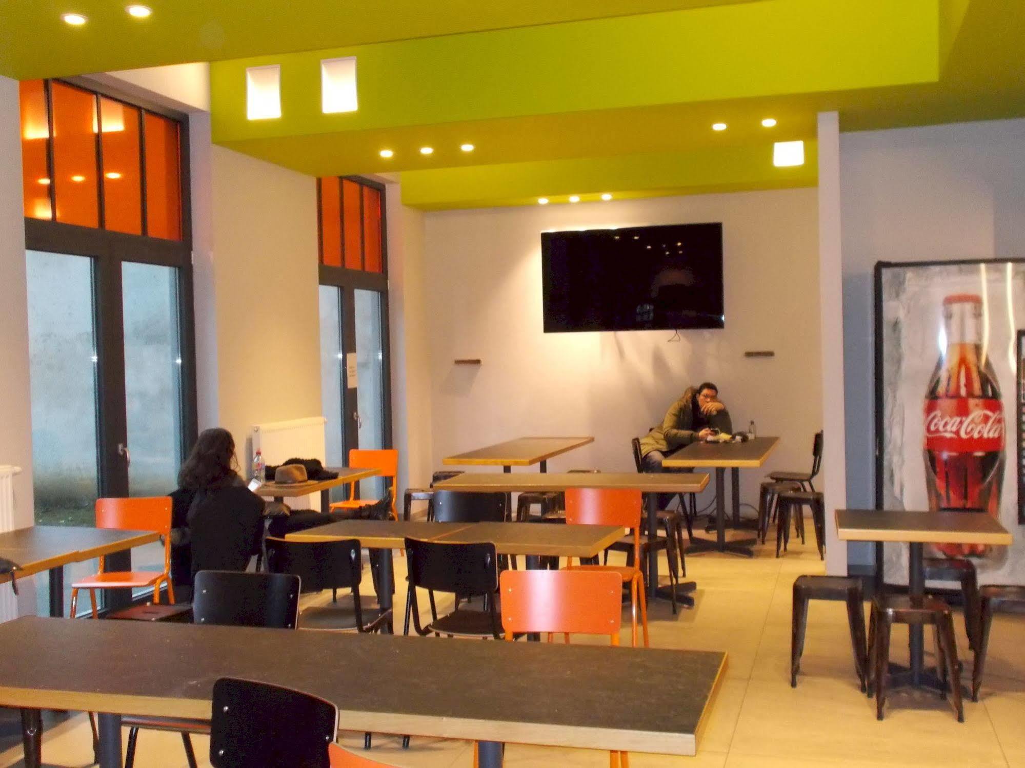 Brxxl 5 Centre Albergue *