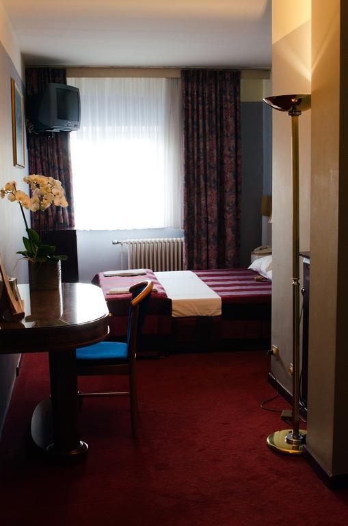 Slina Brussels