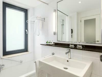Khách sạn Nh Grand Place Arenberg 4*