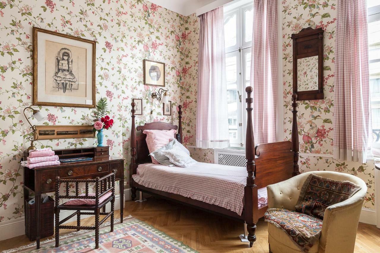 With Beautiful Garden Guest house Brussels