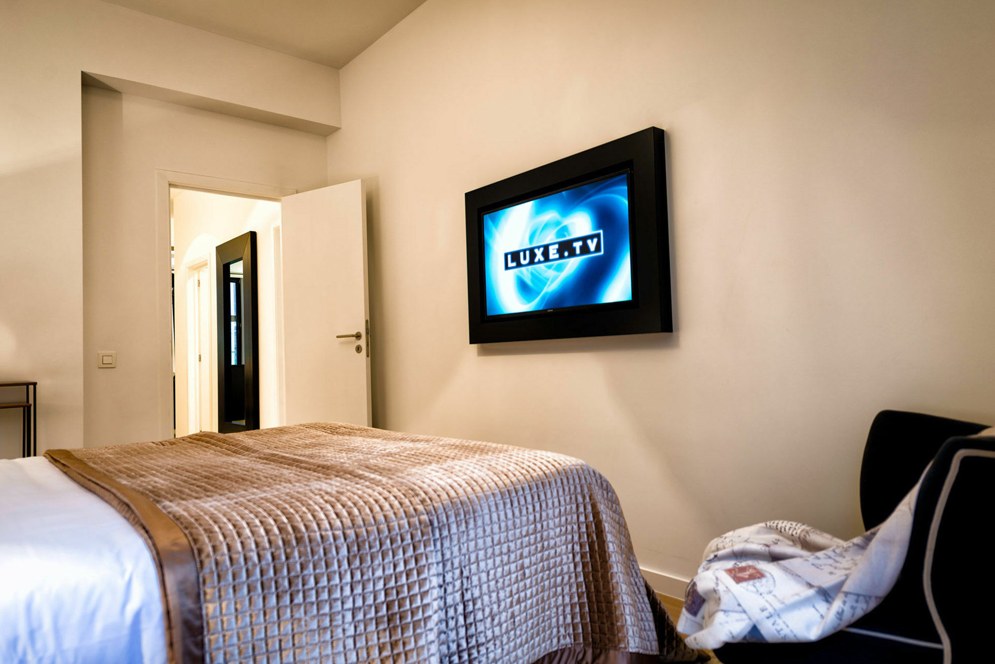 Charles Home - Grand Place Aparthotel 4*