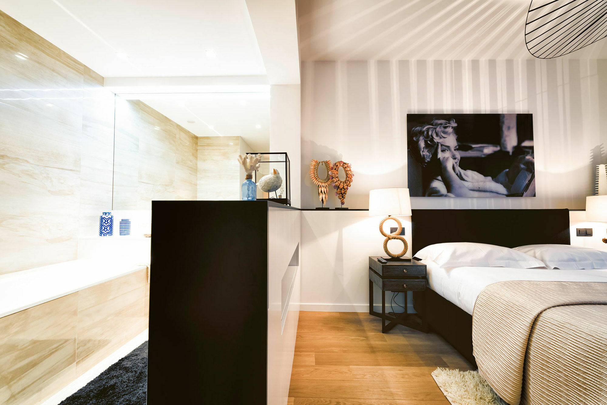 Charles Home - Grand Place Aparthotel 4* Brussels