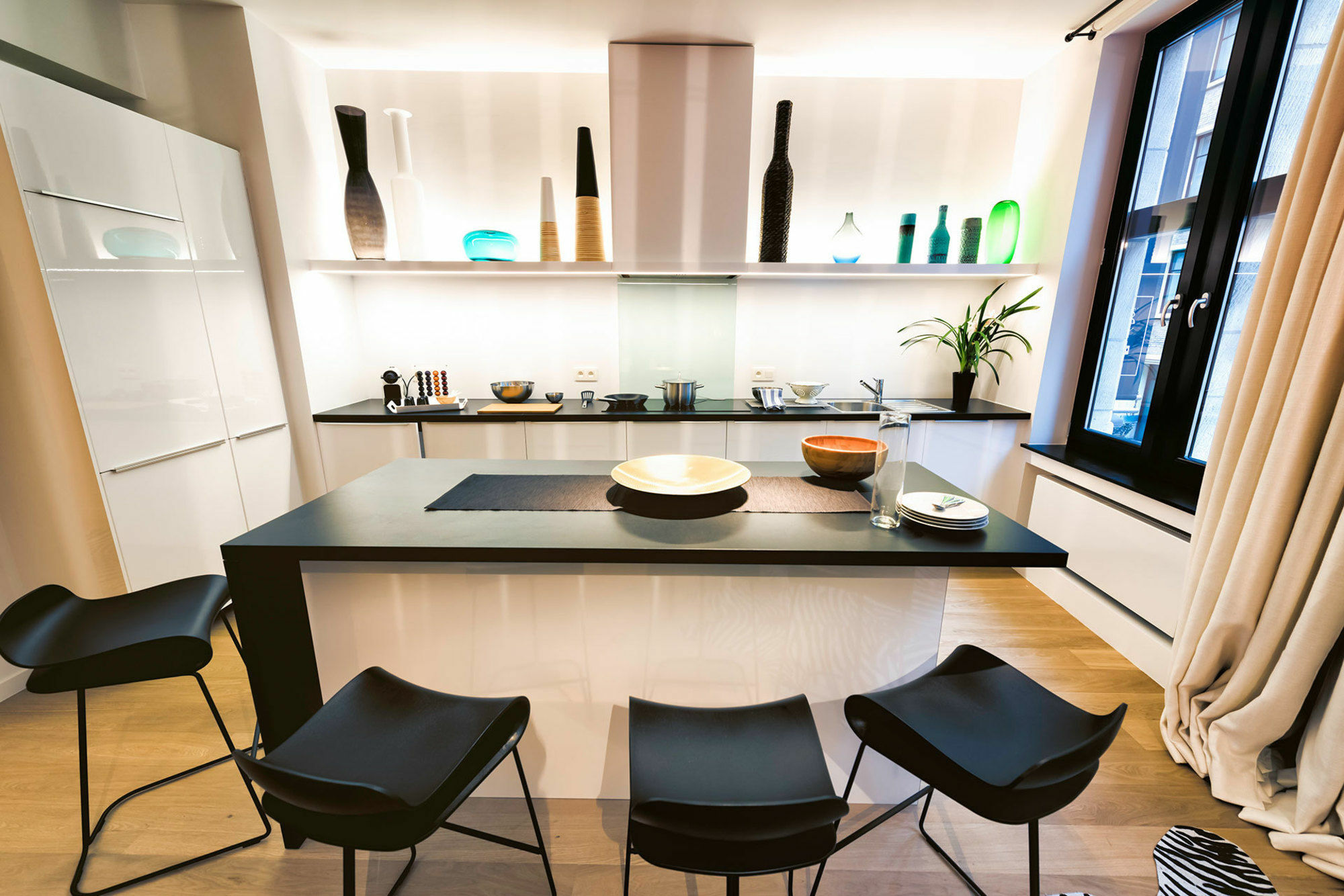 Aparthotel Charles Home - Grand Place Aparthotel 4*