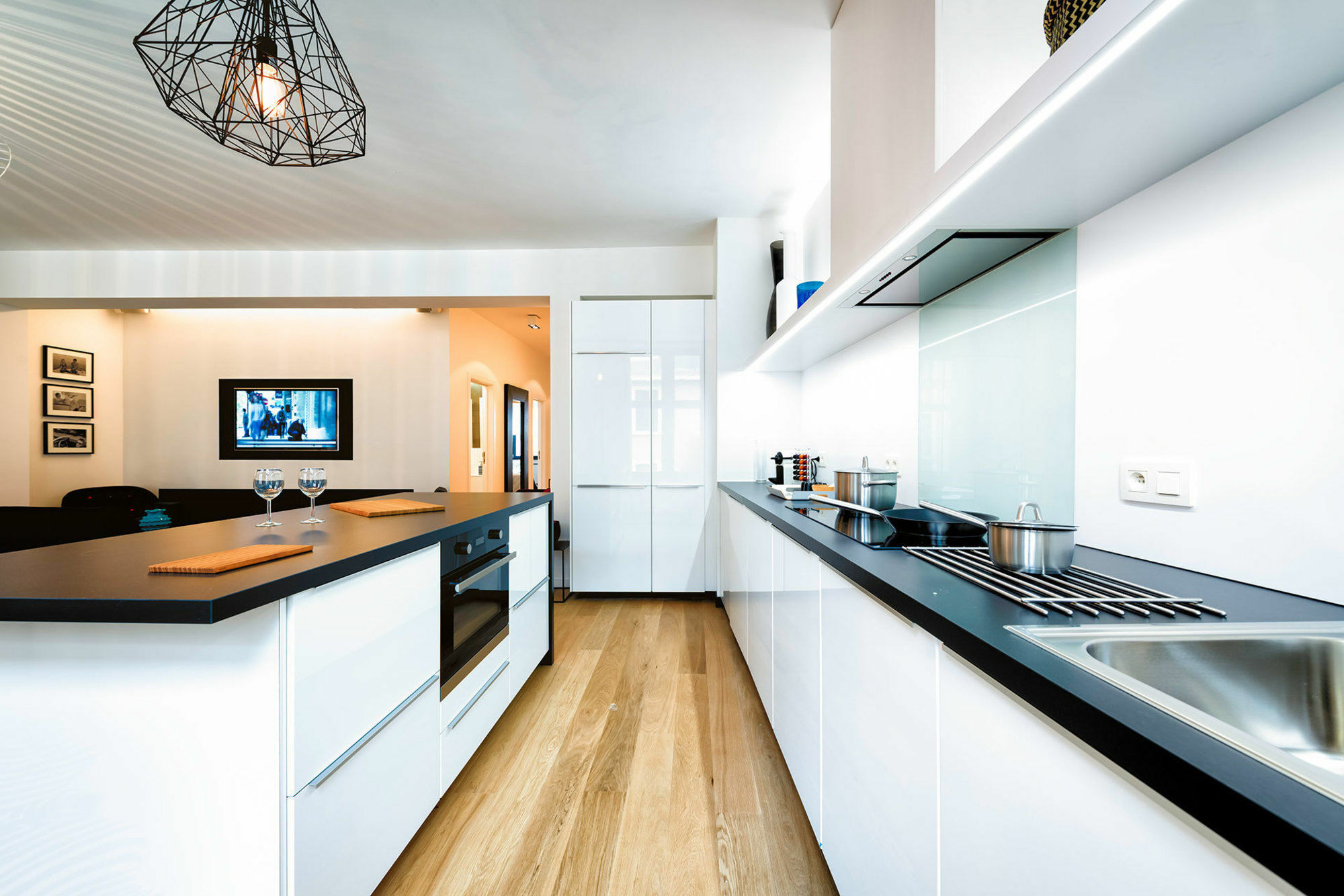 Charles Home - Grand Place Aparthotel 4*