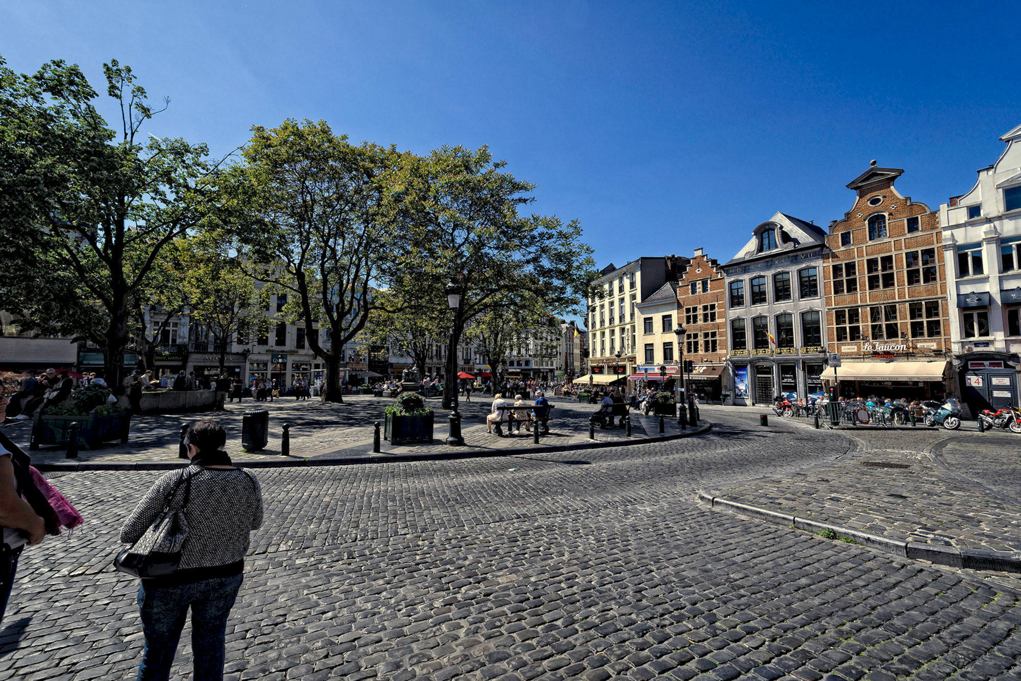 Charles Home - Grand Place Aparthotel