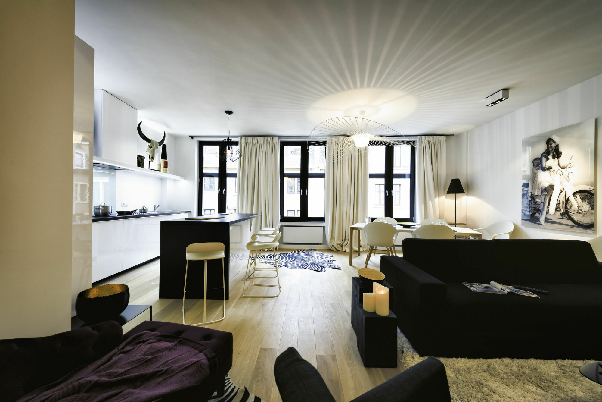 Charles Home - Grand Place Aparthotel