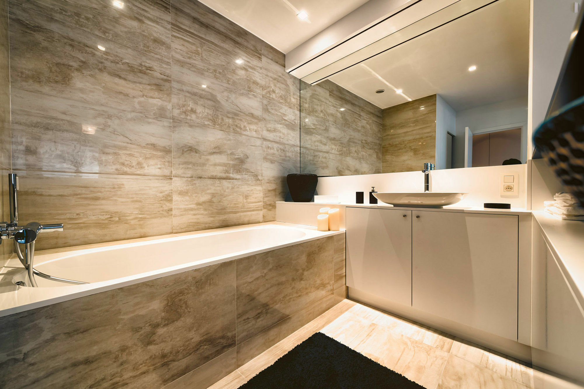 Charles Home - Grand Place Aparthotel 4*