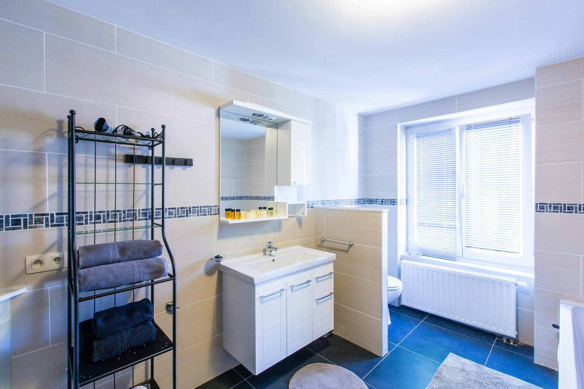 Urban Eu Aparthotel 2*